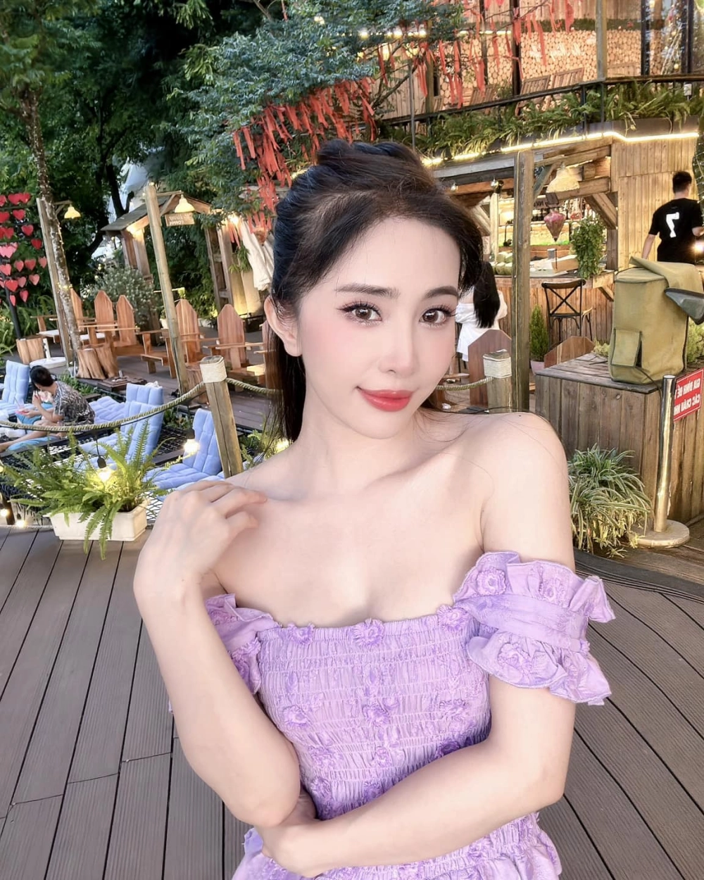 Hình be gái cute luôn khiến người xem phải yêu thích bởi sự dễ thương và đáng yêu từ những bức hình