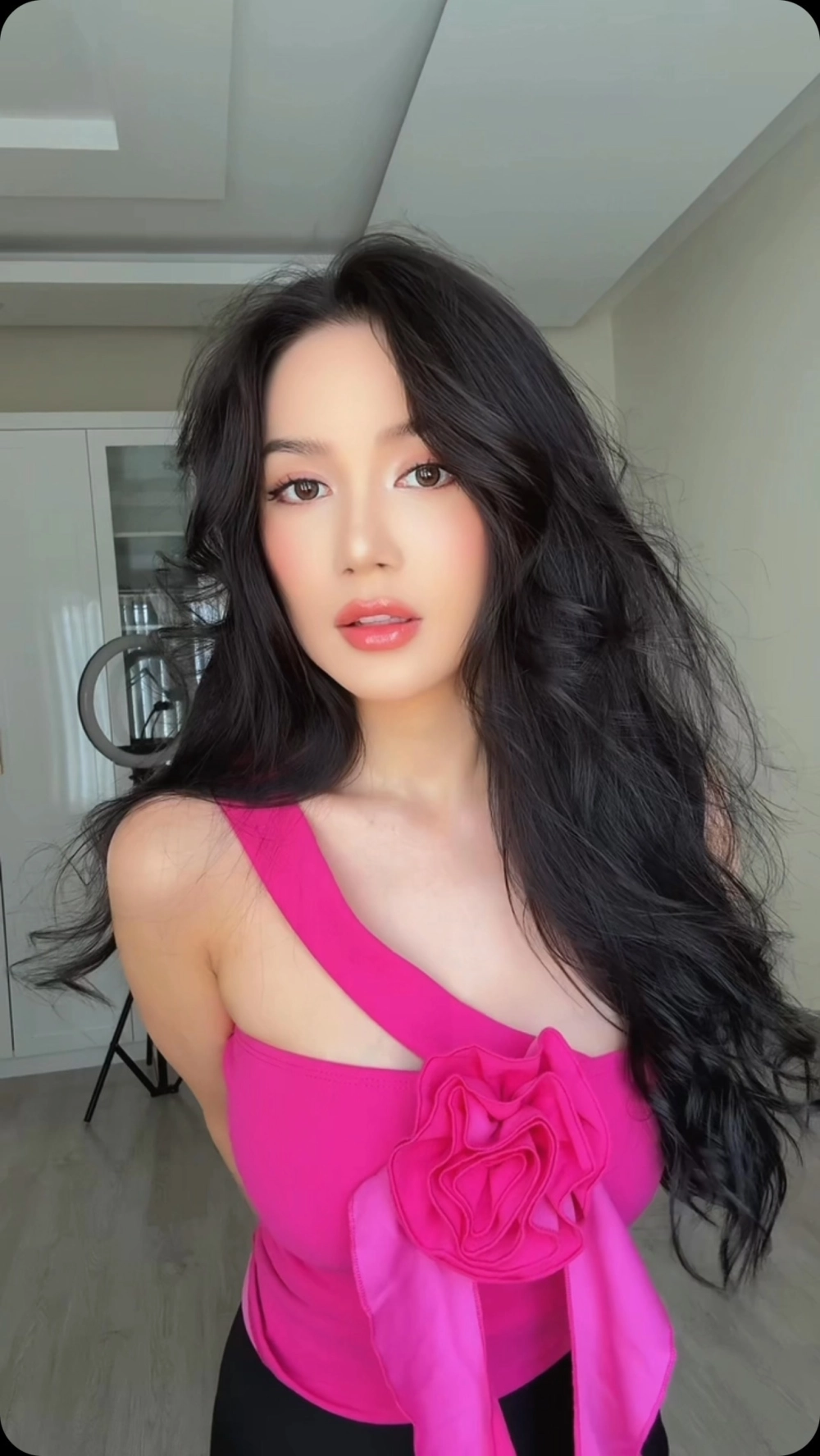 Ảnh avatar gái đẹp rạng rỡ với nhiều phong cách khác nhau