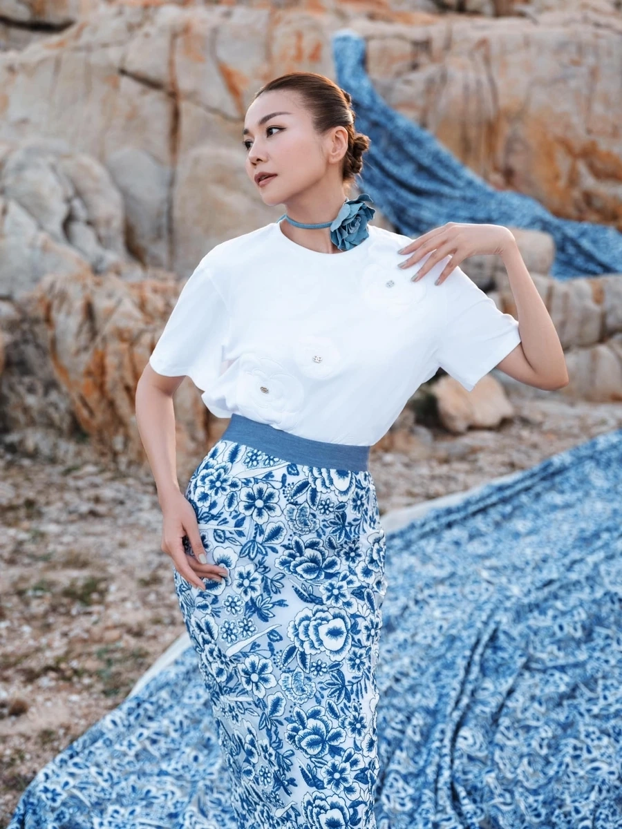 Thanh Hằng tỏa sáng với thần thái cuốn hút khó cưỡng