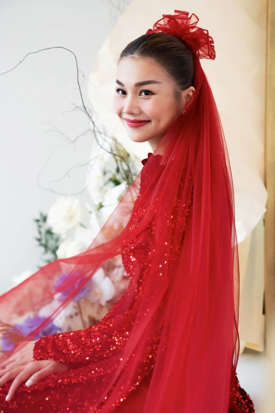 Chiêm ngưỡng thần thái cuốn hút của hoa hậu Thanh Hằng