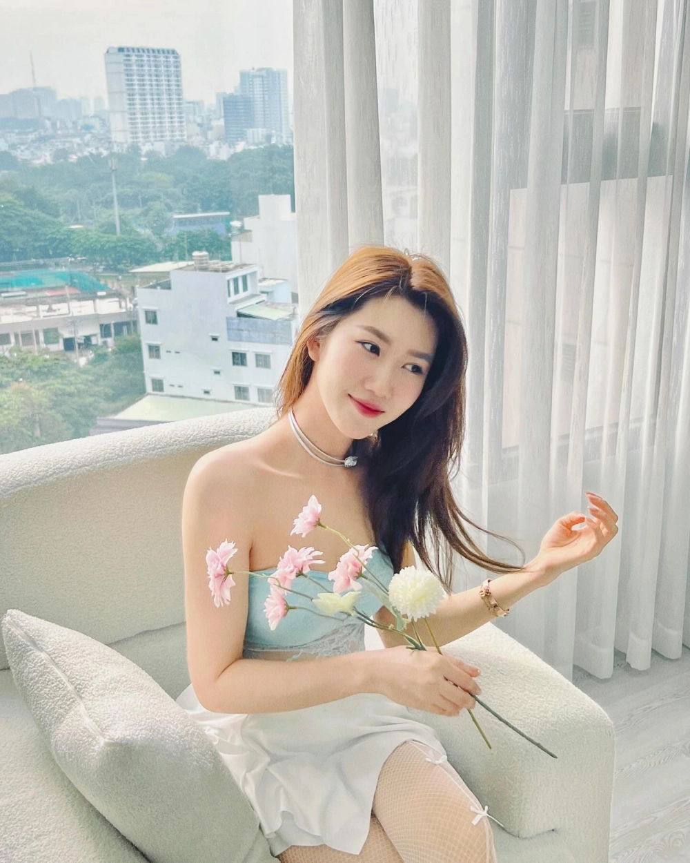 Nhã Phương Thuý Ngân luôn đồng hành trong nhiều chương trình giải trí