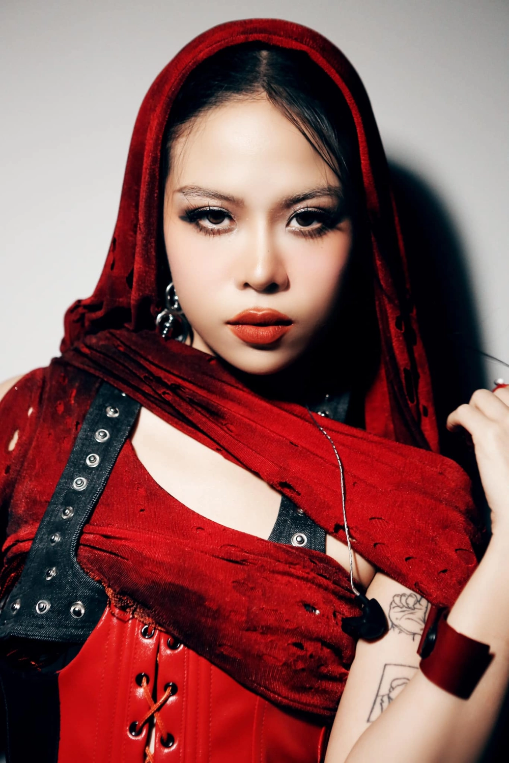Khám phá mọi điều trong album Tlinh, nơi chứa đựng những sáng tác độc đáo