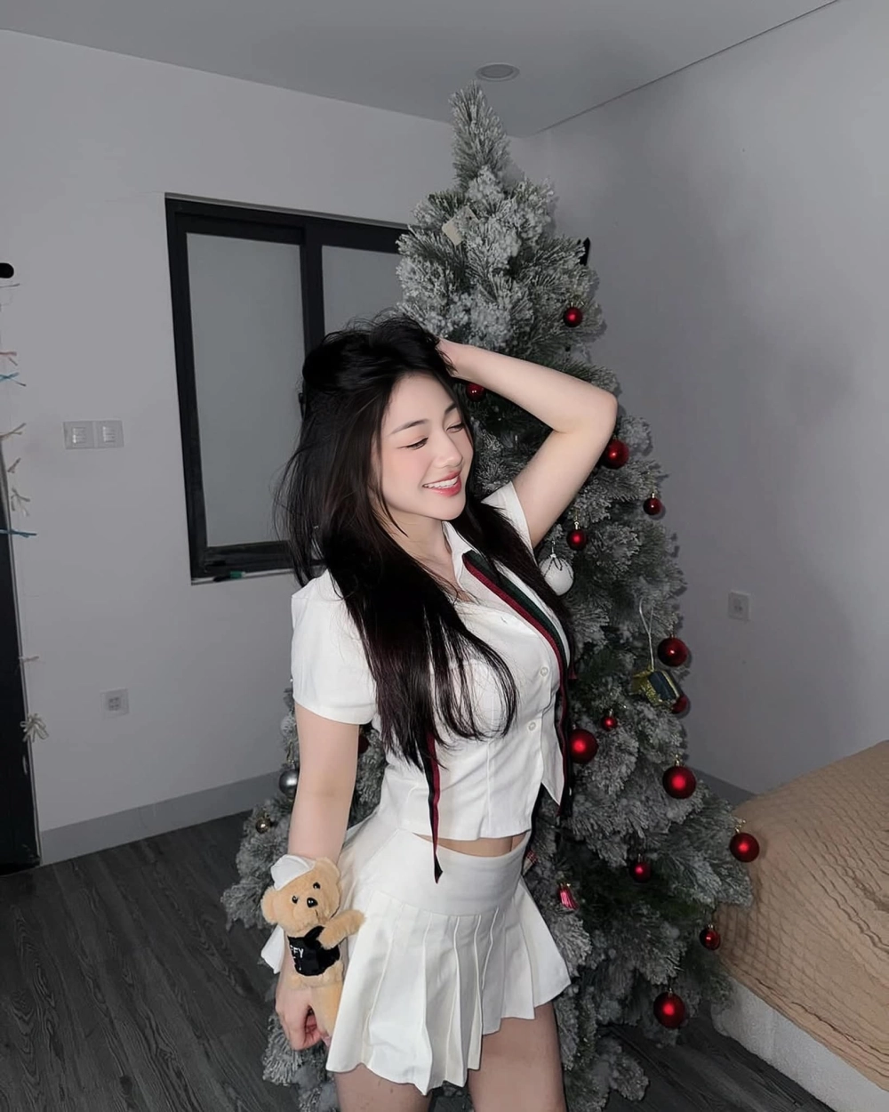 Nhan sắc cô gái xinh nhất thế giới 2021 gây bão cộng đồng