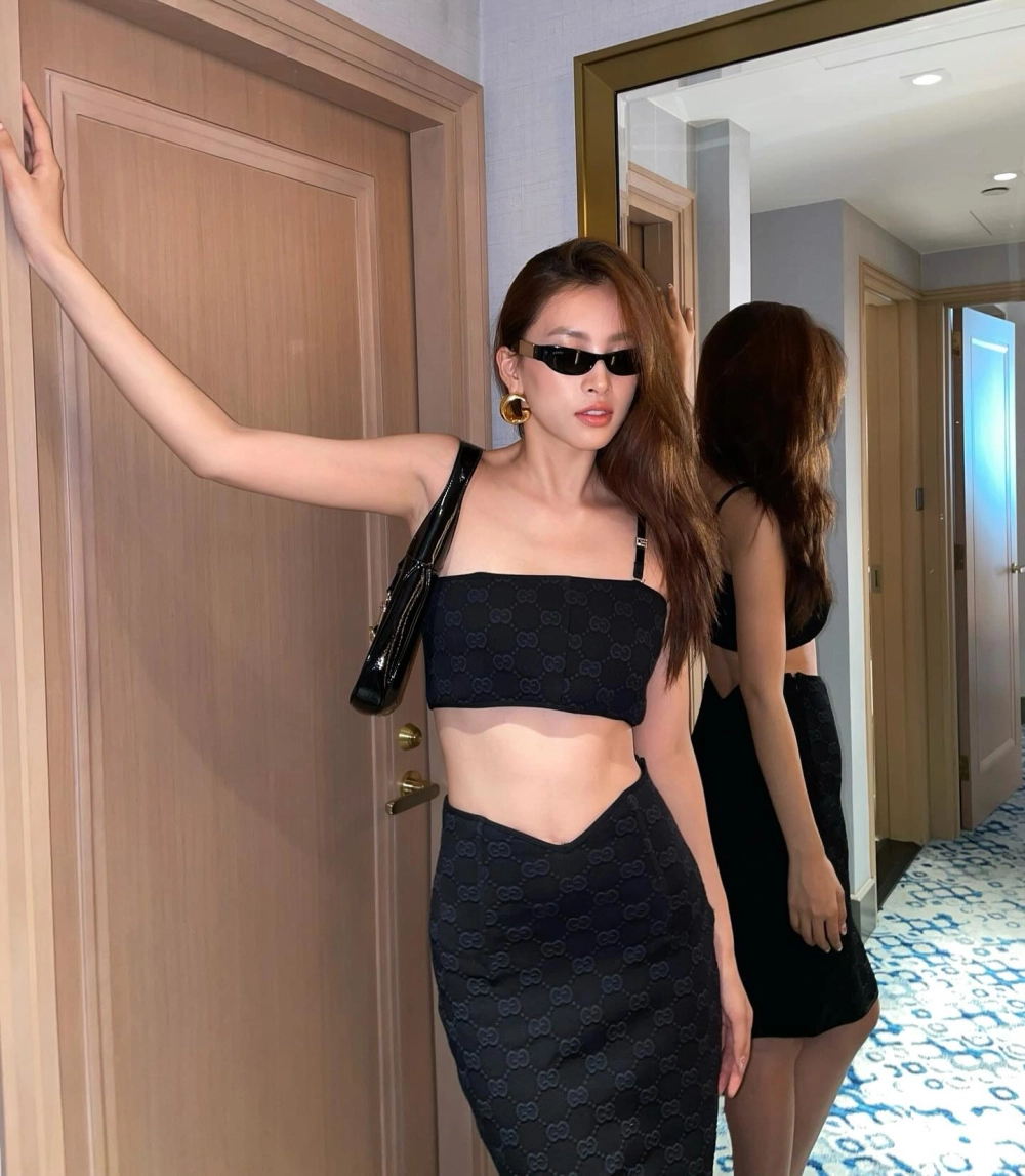 Trần Tiểu Vy Final Walk trong đêm đăng quang đầy cảm xúc, tạo dấu ấn khó quên