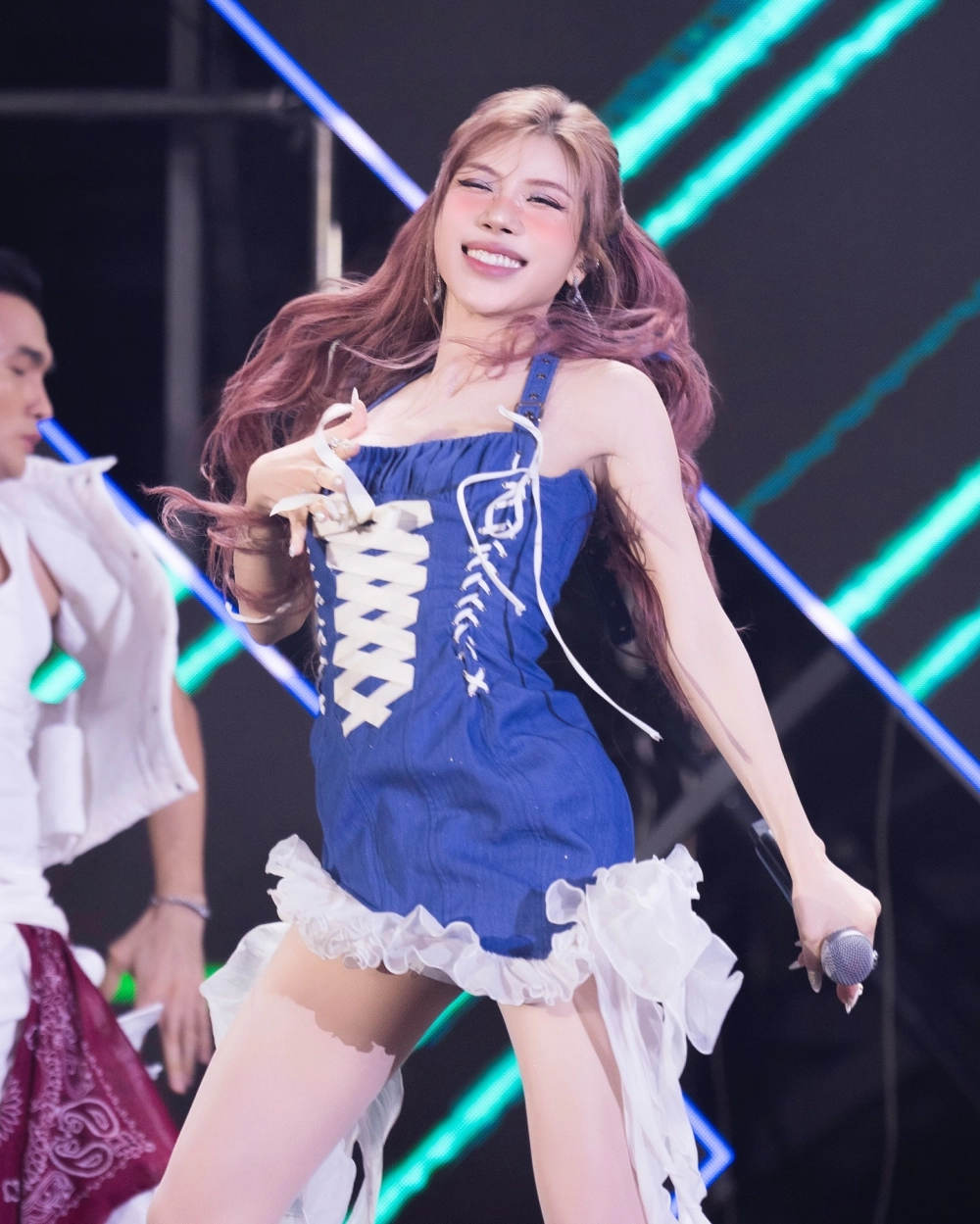 Phiên bản chỉ là trang pháp remix cực sôi động khiến bạn nhún nhảy