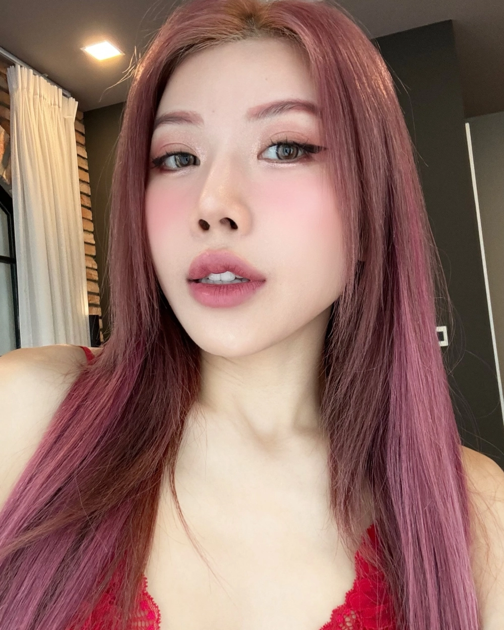 Những bản hit ấn tượng trong album trang pháp khiến fan say mê