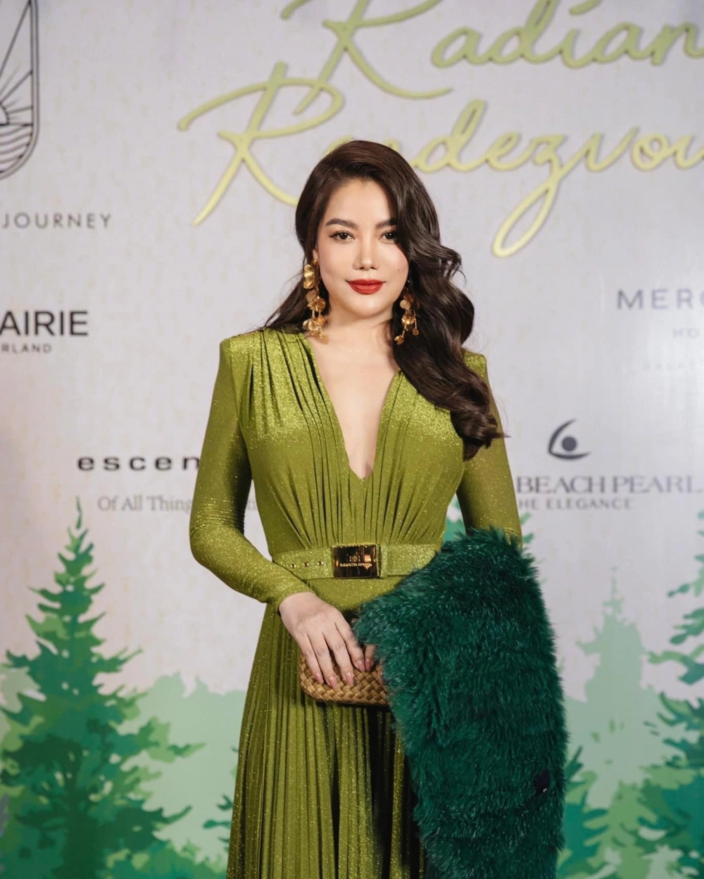 Diễn viên Trương Ngọc Ánh sở hữu sự nghiệp đồ sộ trong làng điện ảnh Việt
