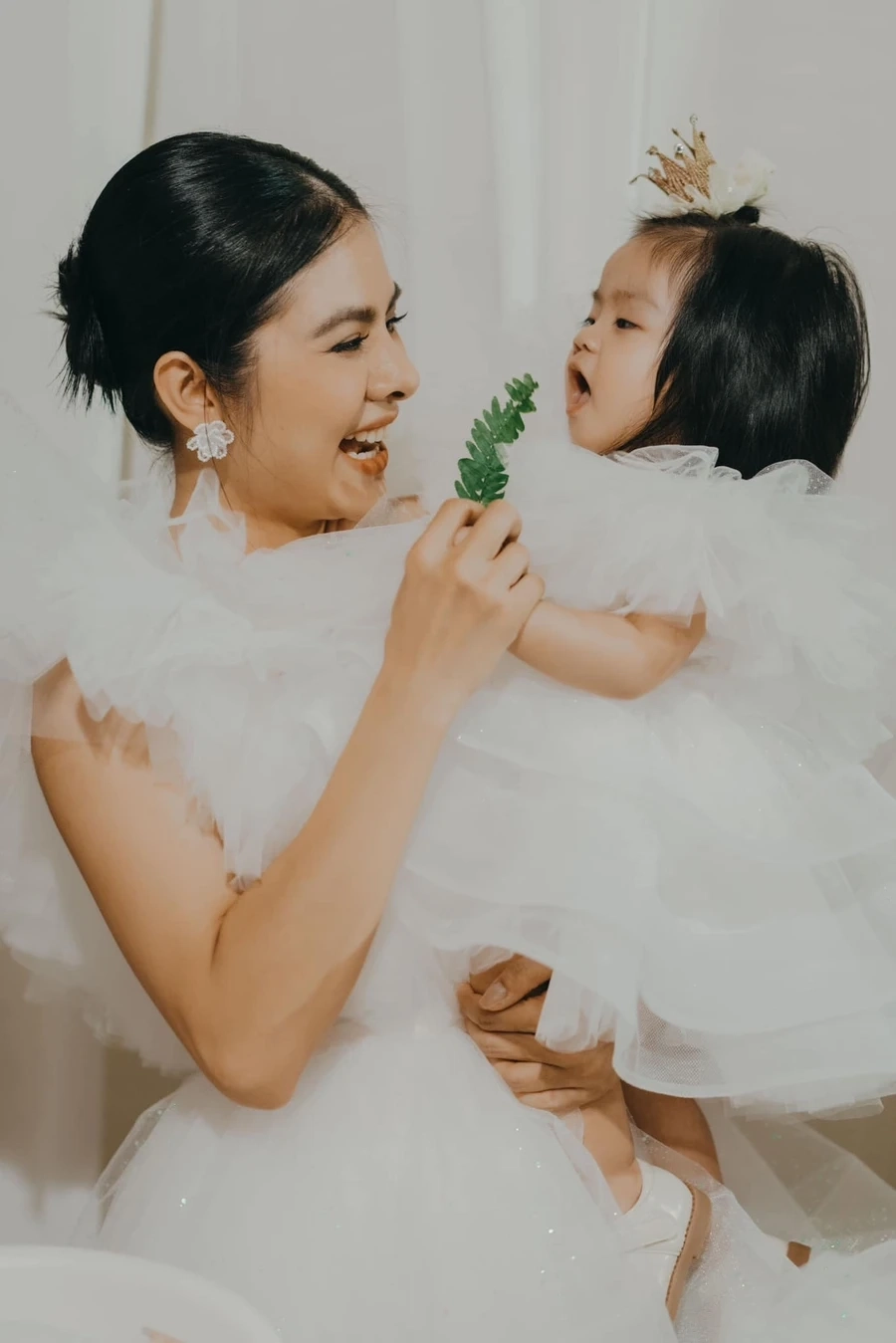 Vân Trang cao bao nhiêu khiến nhiều fan bất ngờ khi gặp ngoài đời