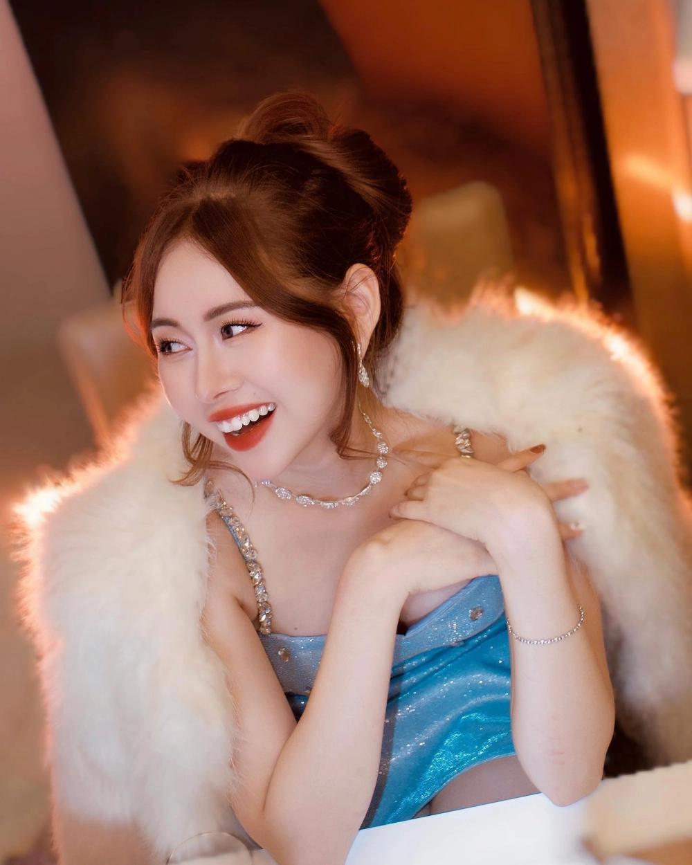 Sắc nét đến bất ngờ với Hình nền gái xinh cho điện thoại HD