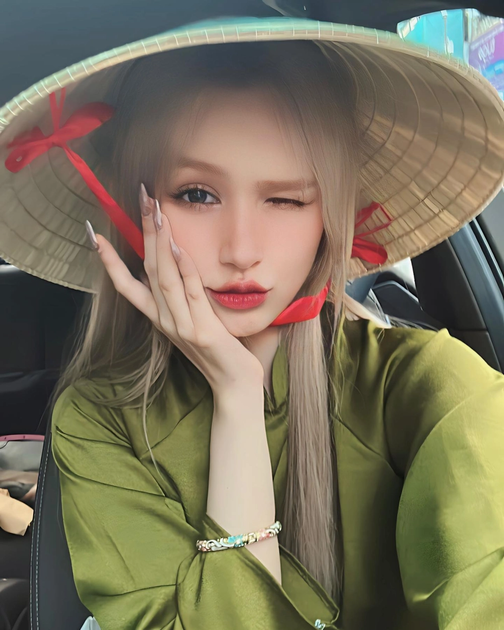 Avatar Gái đẹp tỏa sáng nhờ phong cách nhẹ nhàng và thanh thoát