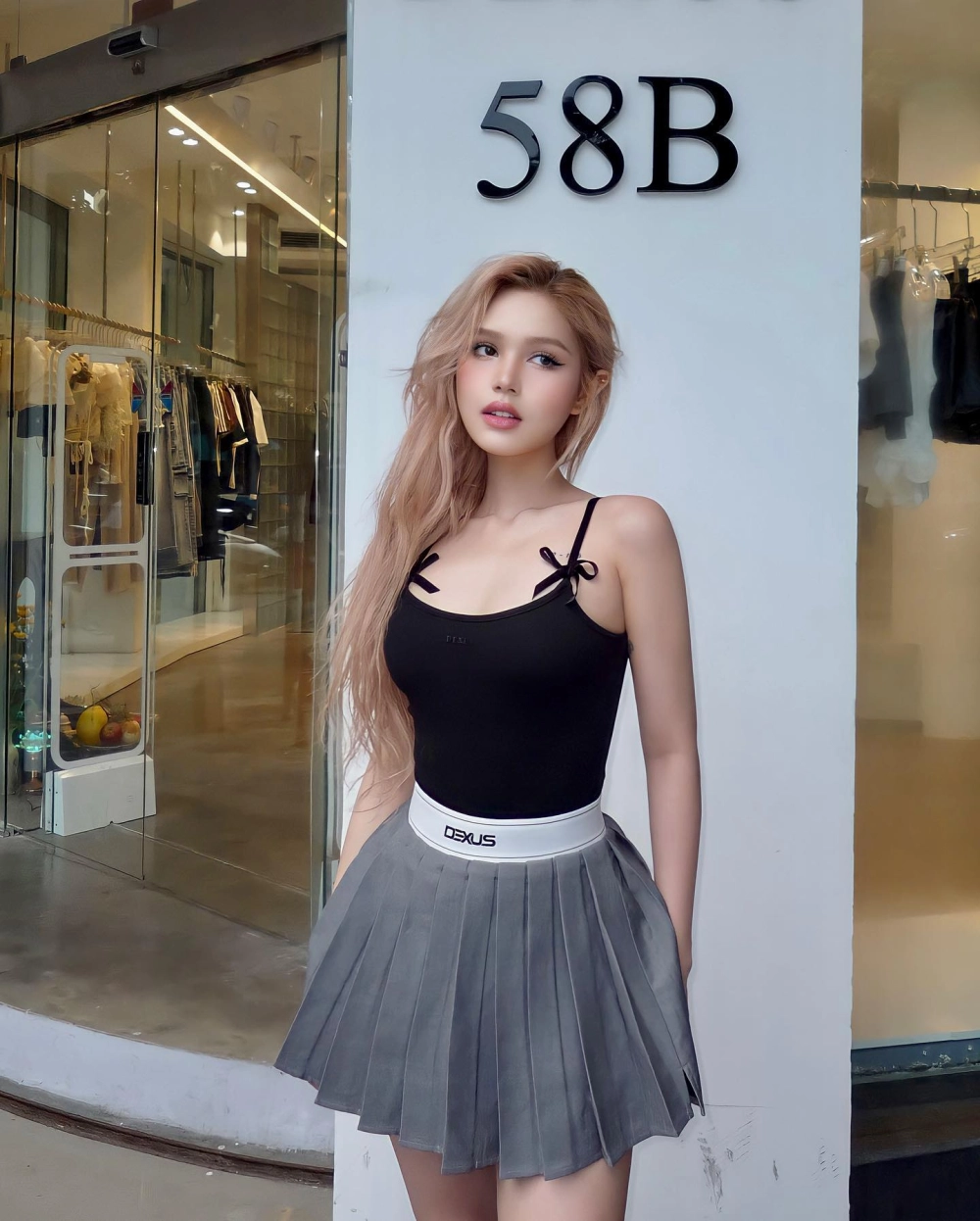 Ngắm vẻ đẹp trẻ trung của Phạm Trang Xoài Non đời thường