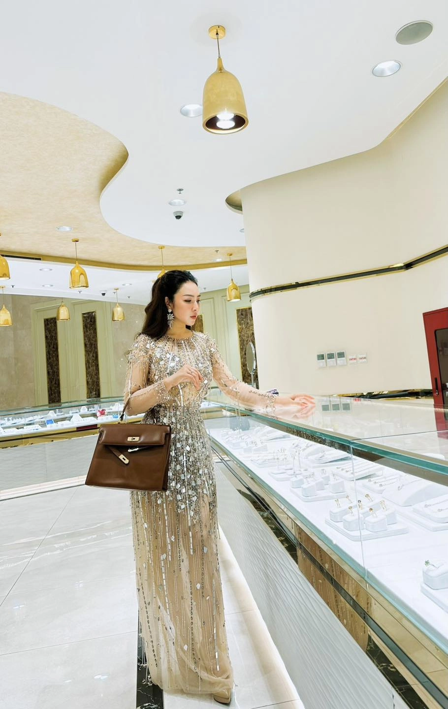 Bảo Trâm 2k4 dễ thương tài năng khiến ai cũng yêu mến