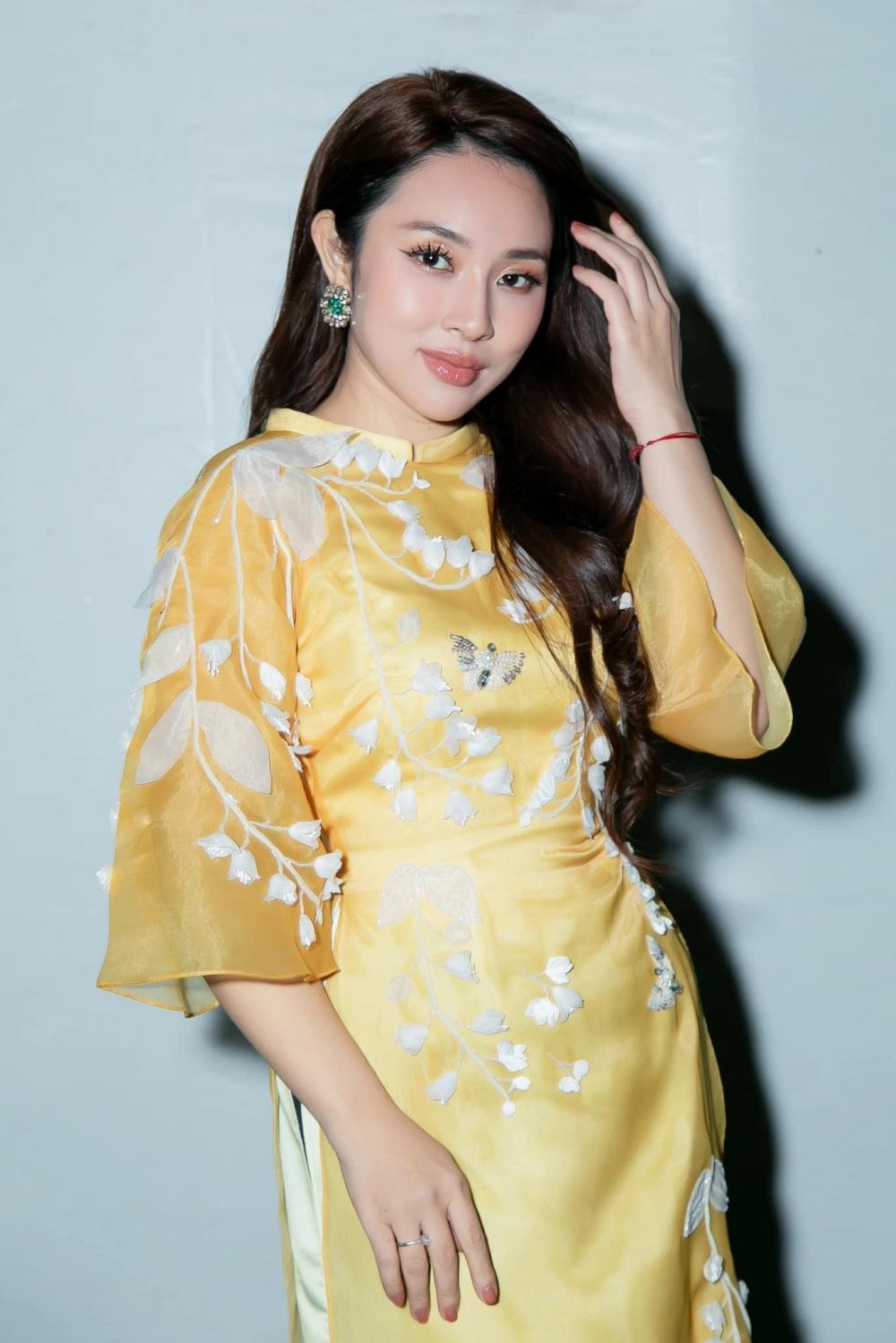 Người yêu mới của Thiều Bảo Trâm gây nhiều tranh cãi