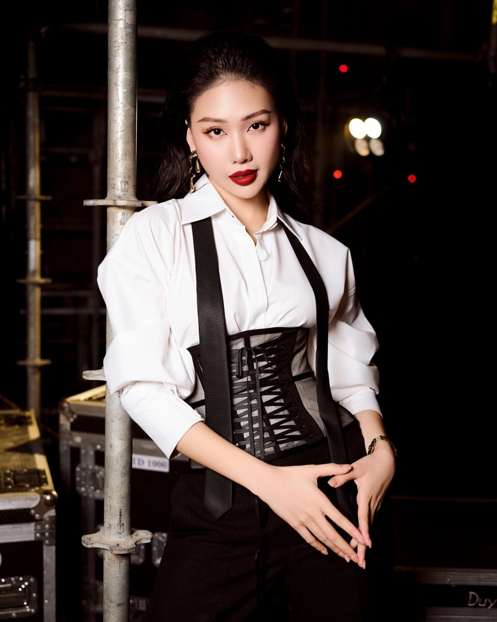 Bùi Quỳnh Hoa catwalk cuốn hút tại cuộc thi sắc đẹp quốc tế