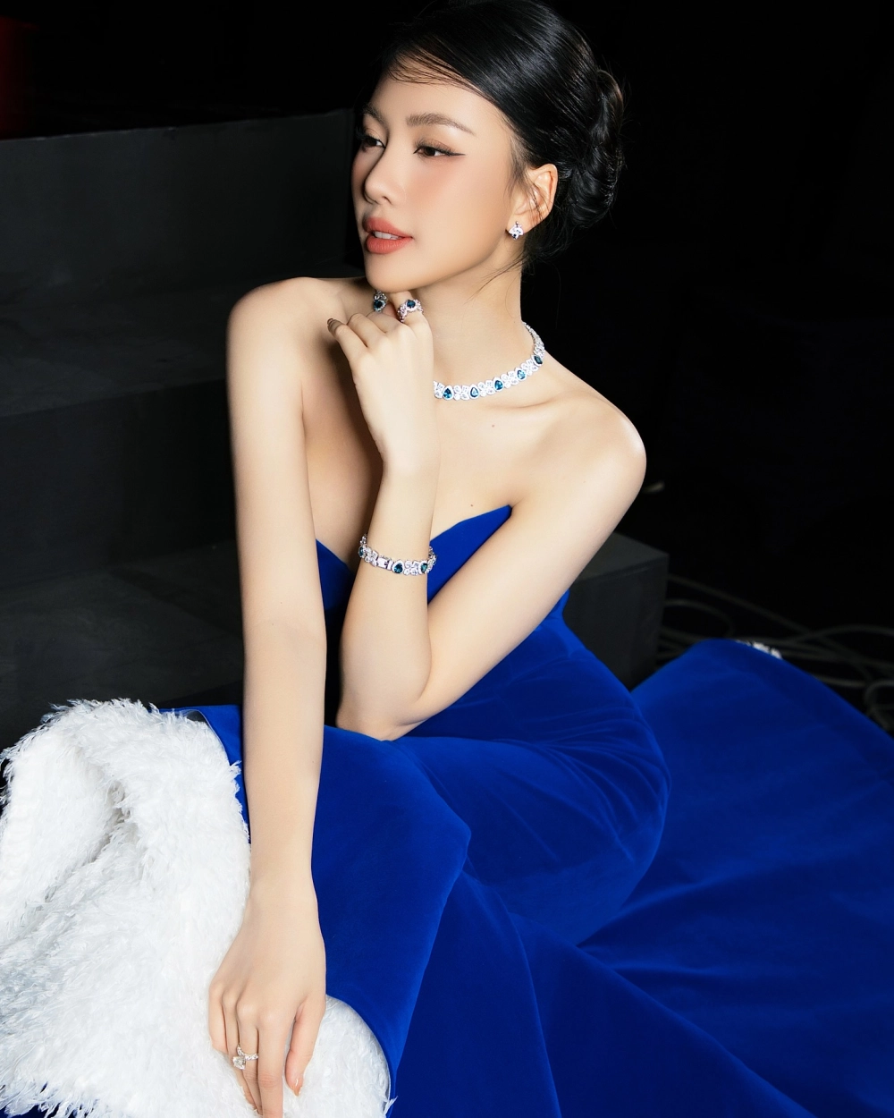 Bùi Quỳnh Hoa Miss Universe Vietnam 2023 tự tin trên sân khấu