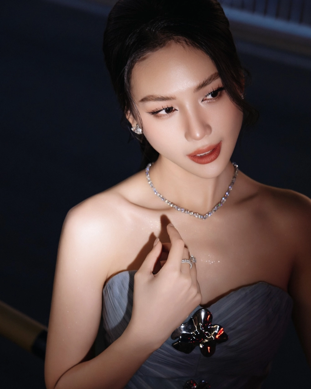 Bùi Quỳnh Hoa khoe nhan sắc nổi bật trong bộ ảnh mới