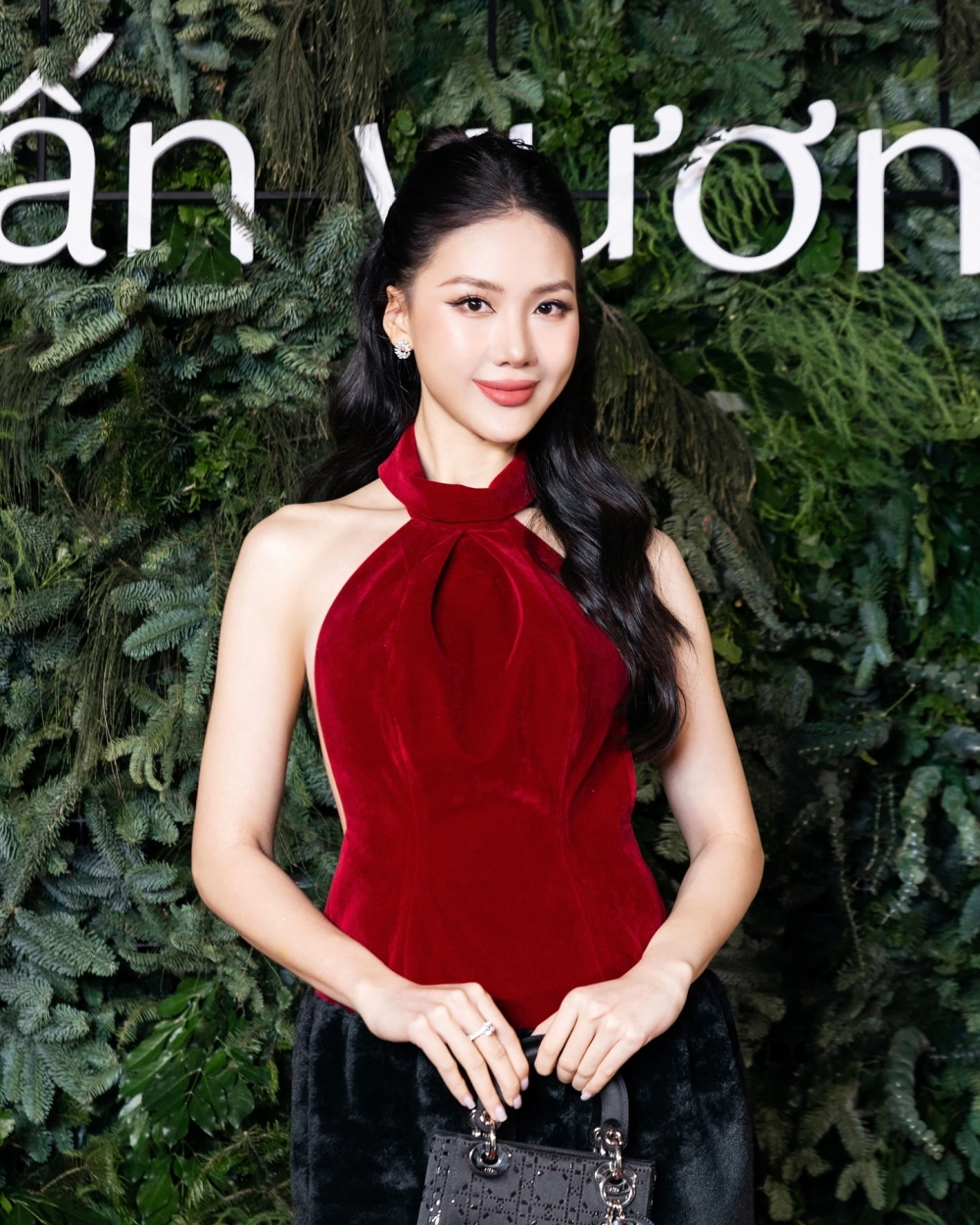 Bùi Quỳnh Hoa gia thế có gì khiến netizen quan tâm