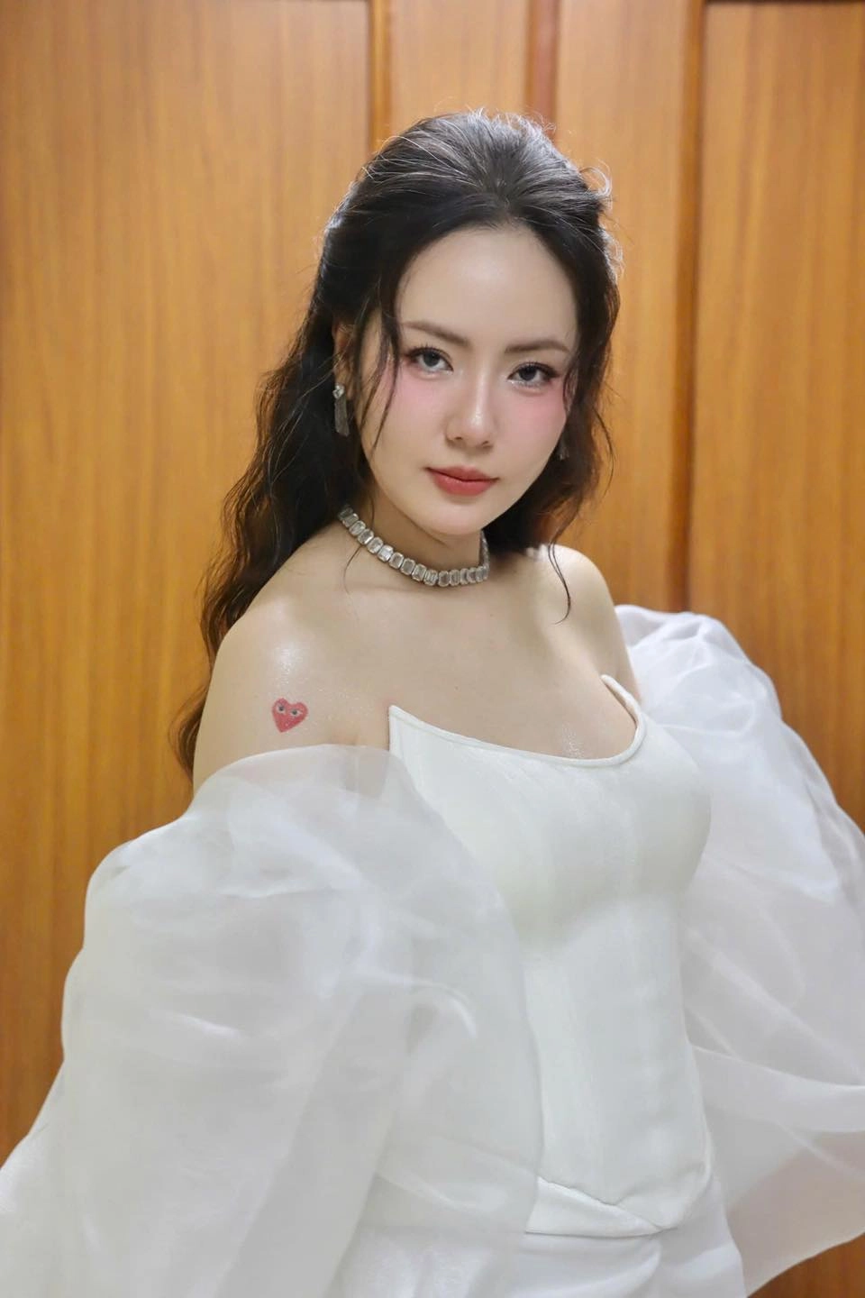 Tìm hiểu chi tiết ca sĩ Phương Linh tiểu sử và hành trình âm nhạc ấn tượng của cô