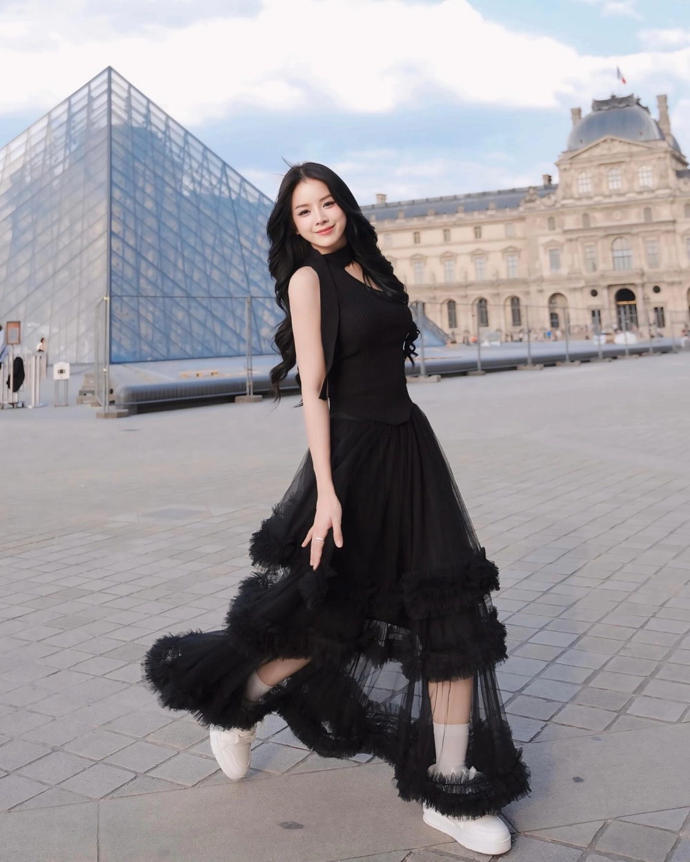 Clip DJ Mie cuốn hút mọi ánh nhìn với visual ấn tượng