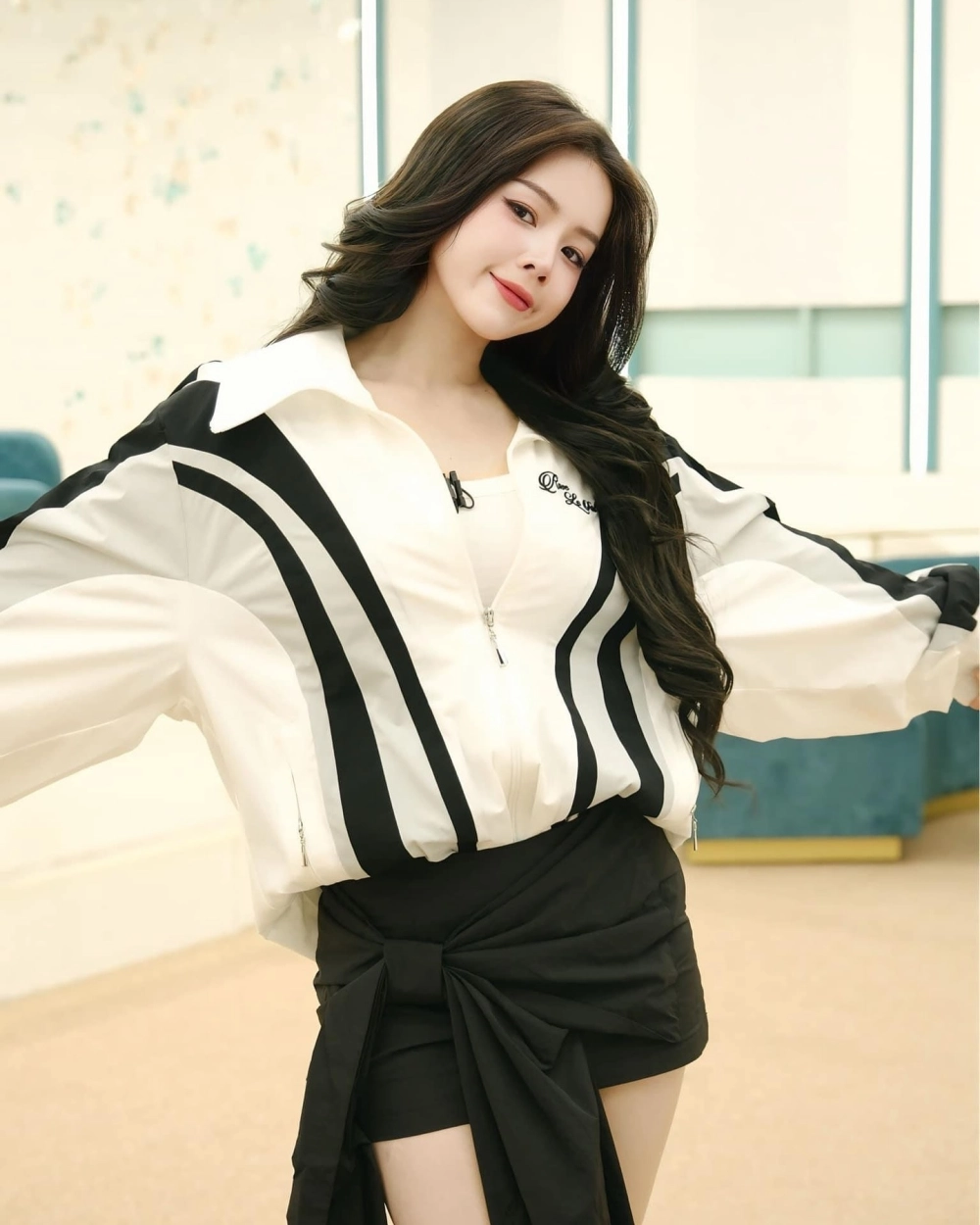Thông tin về DJ Mie Age khiến fan tò mò không ngừng