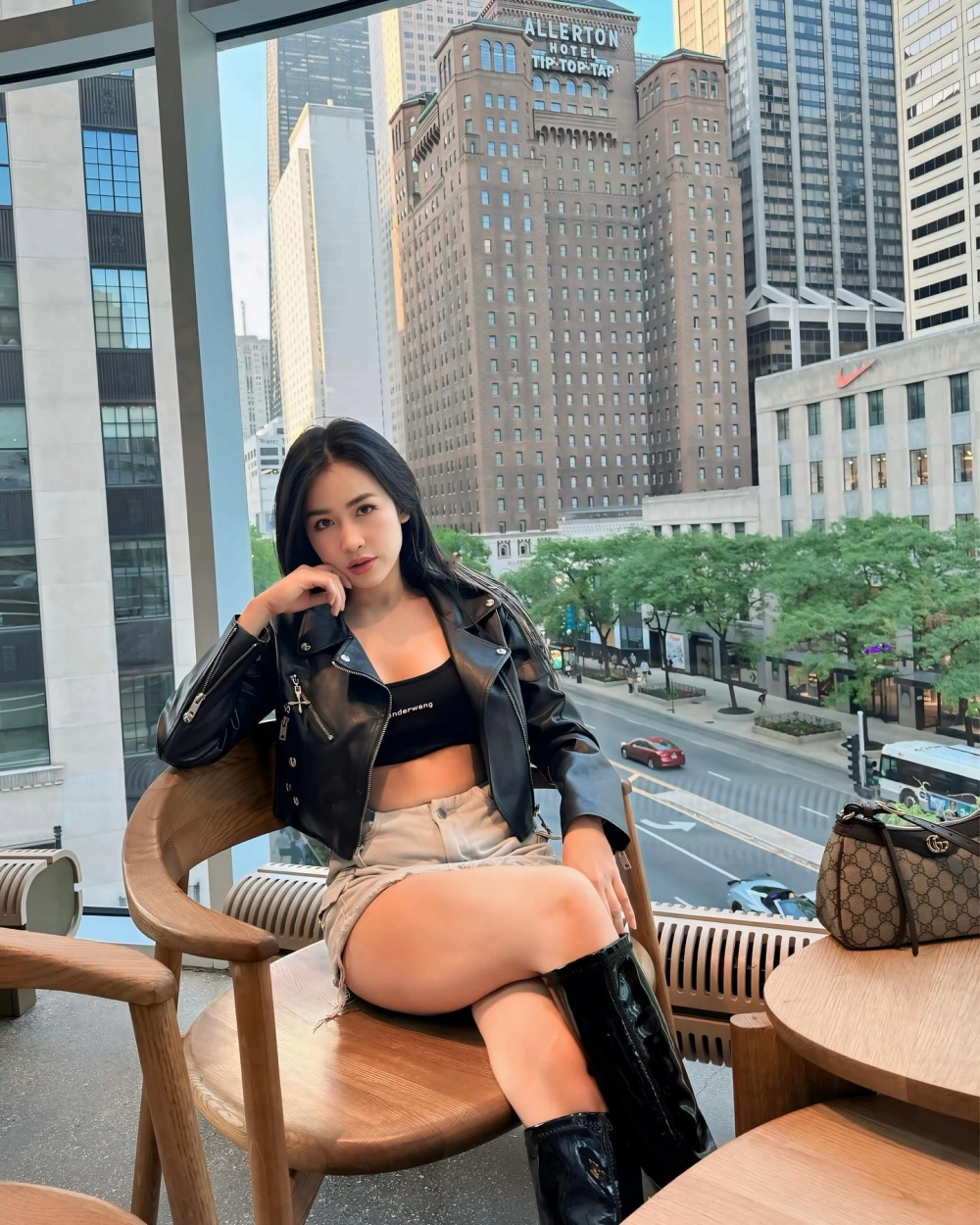 Bạn có biết DJ Trang Moon sinh năm bao nhiêu và những điều thú vị về cô ấy