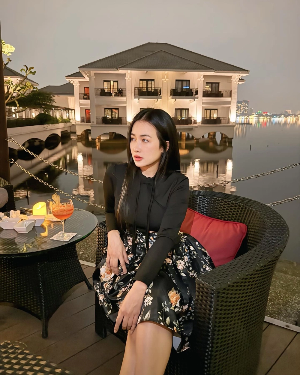 DJ Trang Moon mặc bikini gây sốt và nhận được sự chú ý mạnh mẽ từ cộng đồng