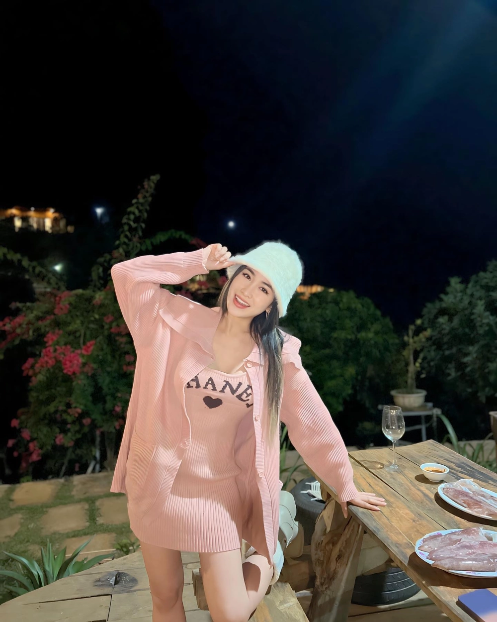DJ Trang Moon 2022 Remix tạo nên cơn sốt tại các sân khấu âm nhạc lớn