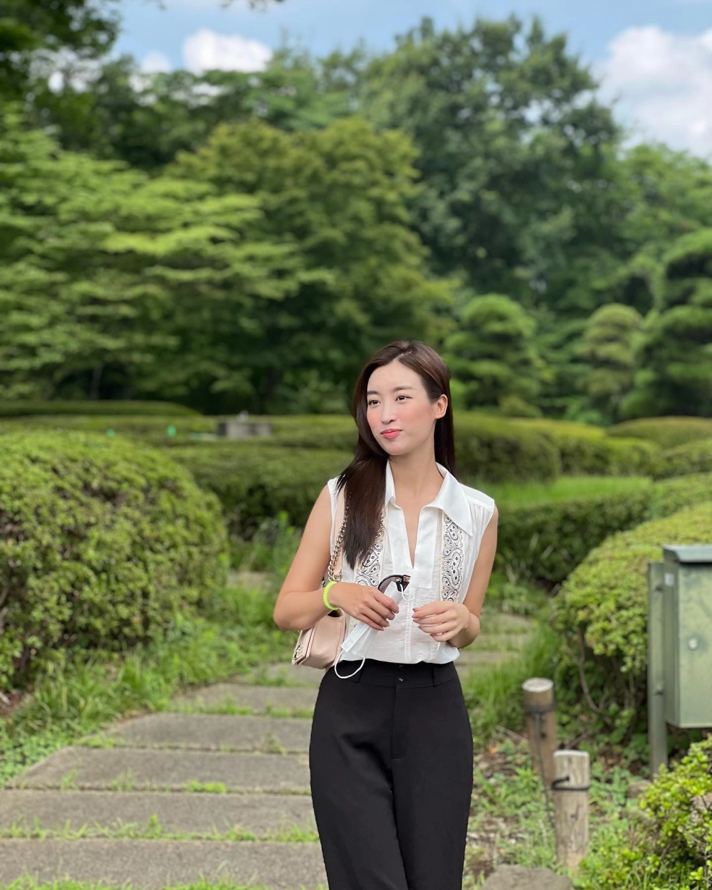 Mỹ Linh bao nhiêu tuổi nhưng giọng hát của cô ấy luôn trẻ trung và đầy sức sống