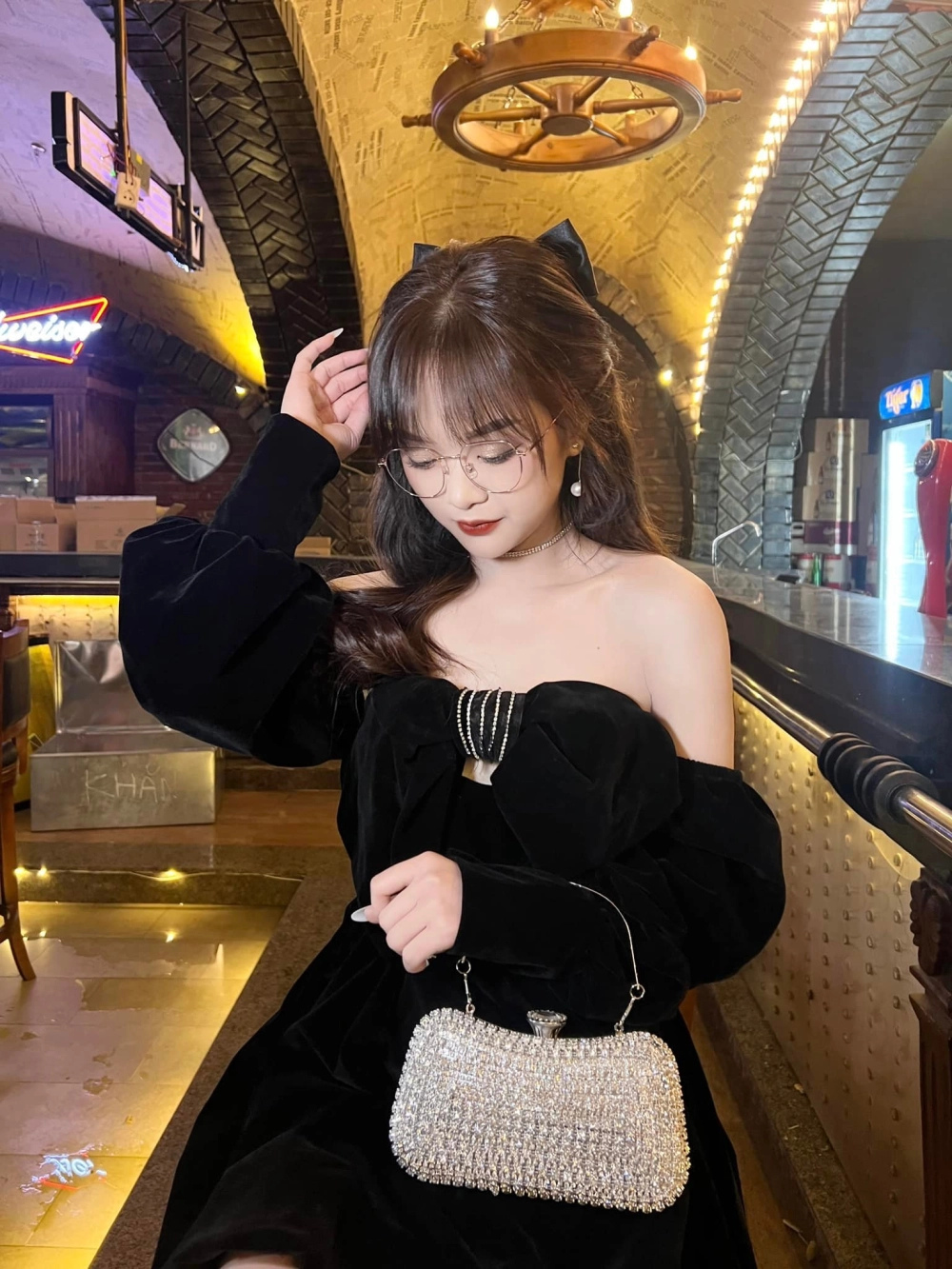 Tiểu sử của Gấm Kami