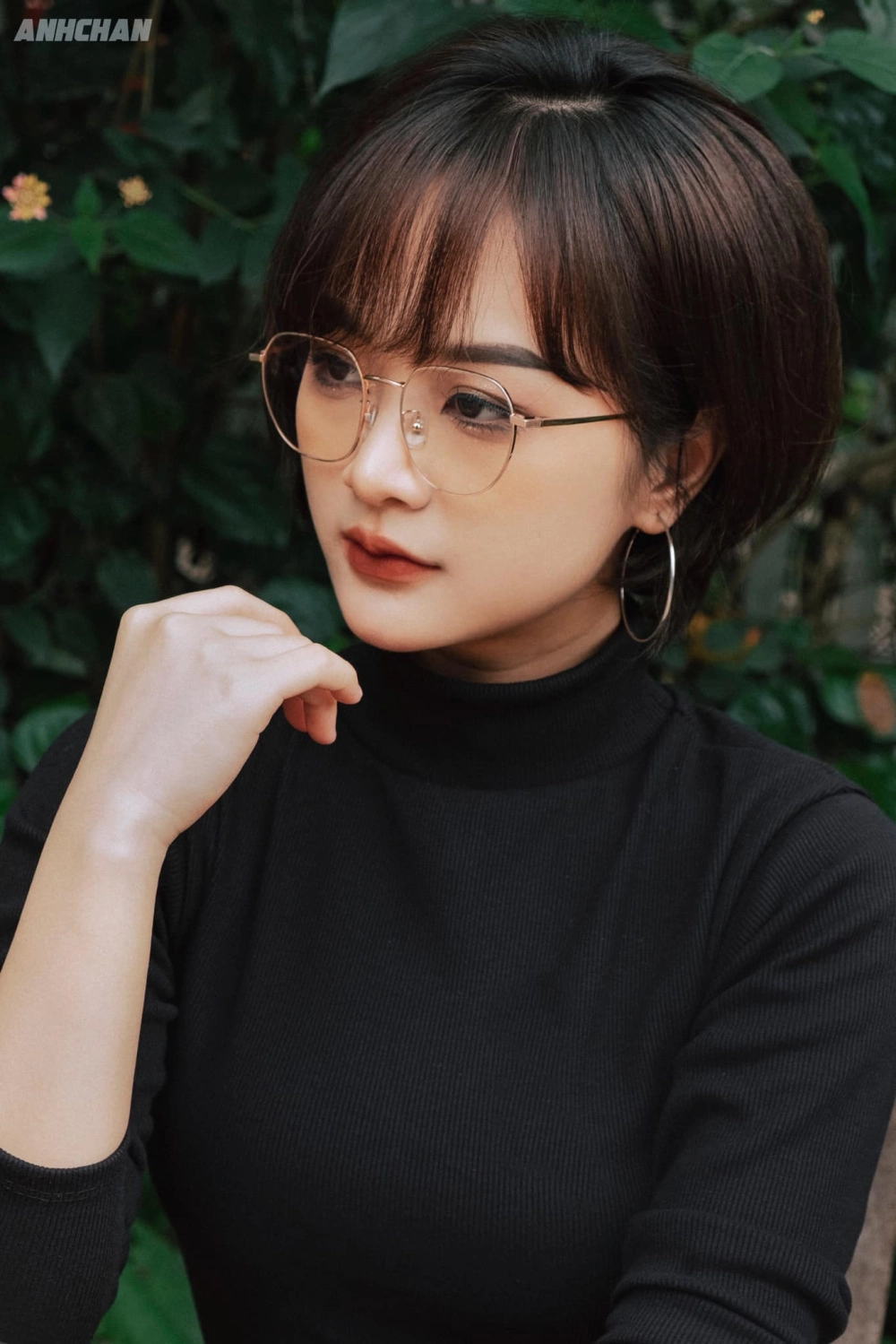 Fan tò mò Gấm Kami cao bao nhiêu khi đứng cạnh đồng đội