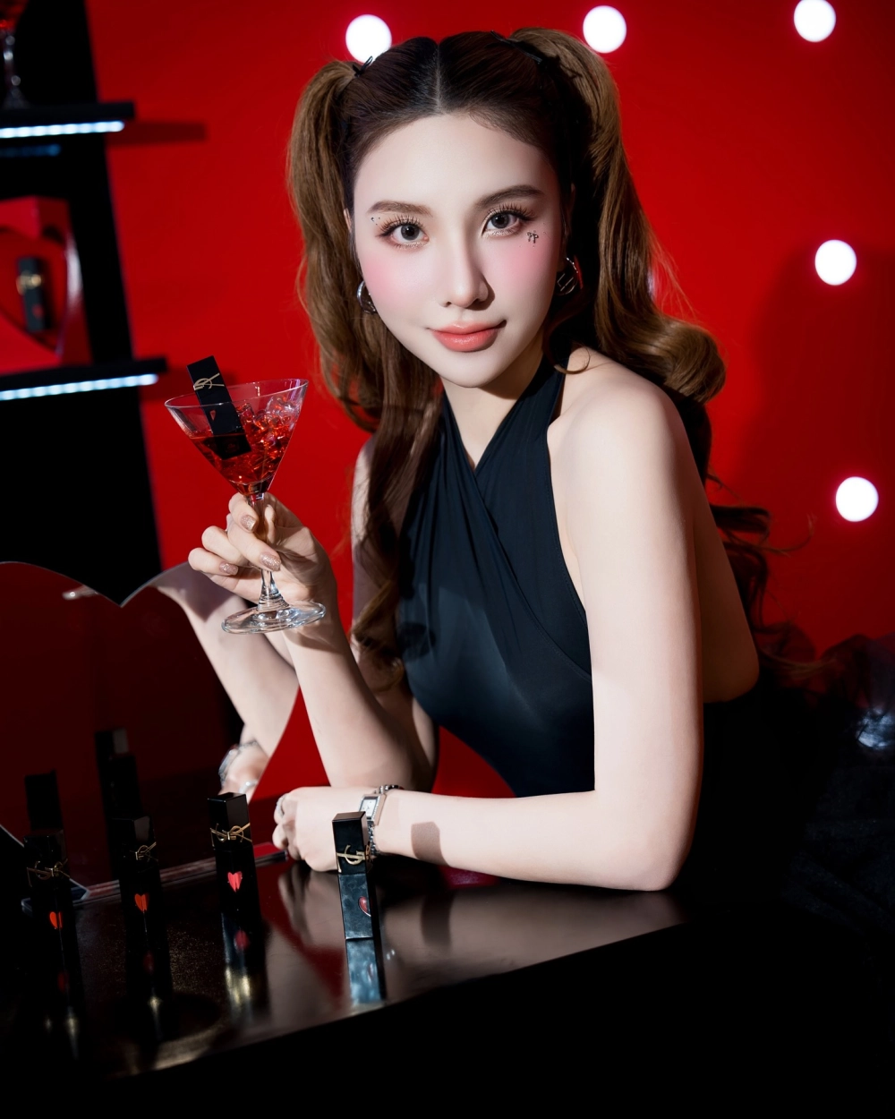 Chìm đắm trong không gian âm nhạc của em mây hạnh sino