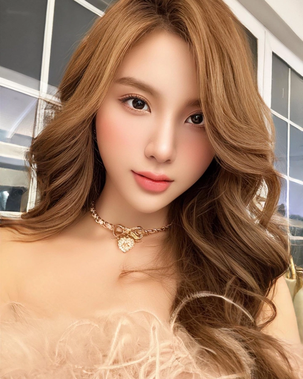 Cùng tìm hiểu hạnh sino tuổi và cuộc sống của cô nàng trong những năm tháng qua