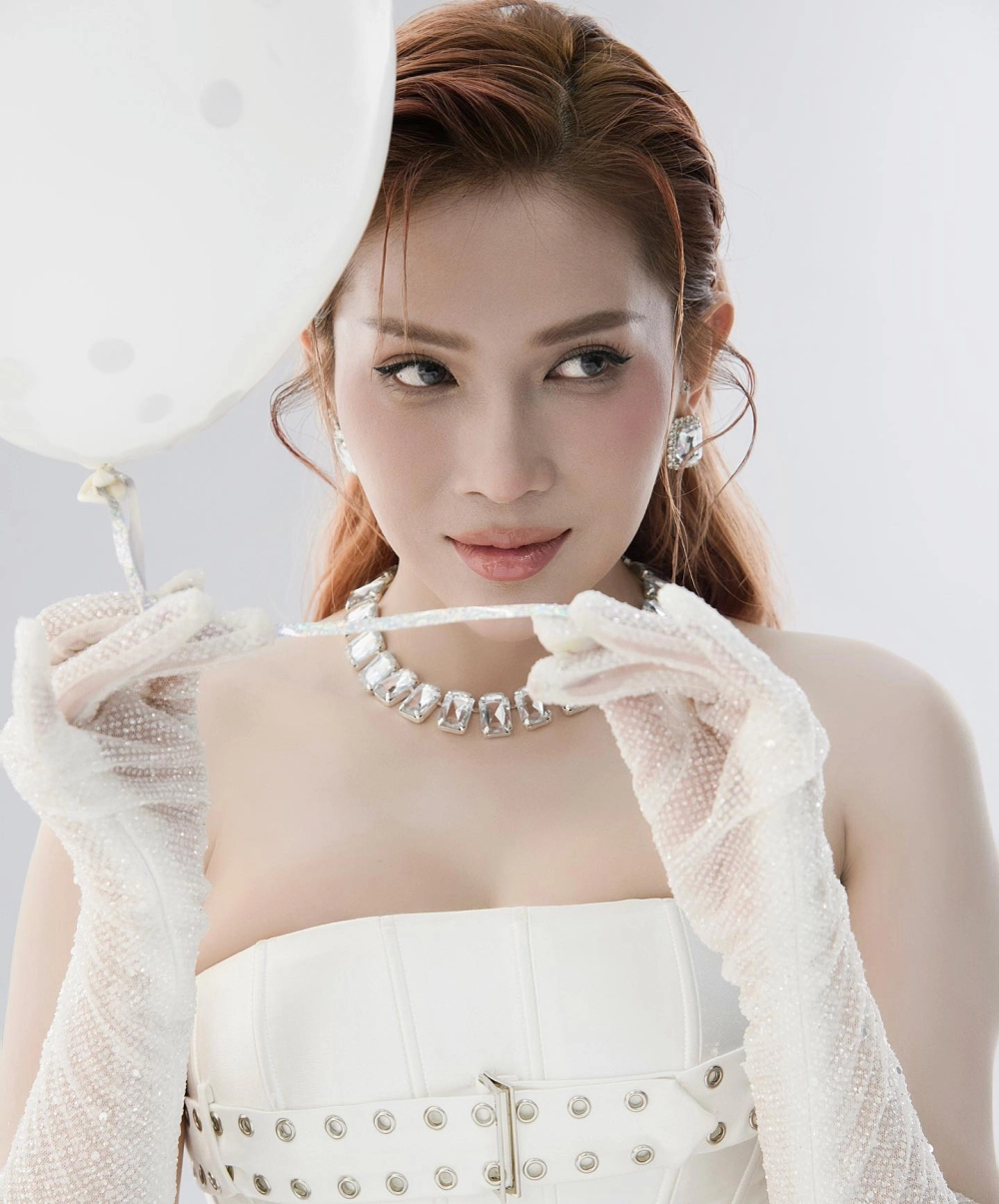 Khả Như ngày nơi sinh được fan quan tâm