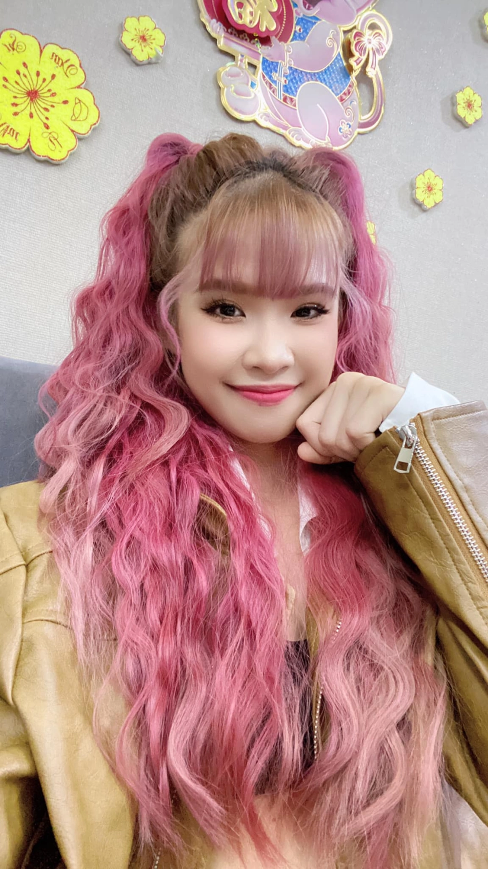 Khởi my dễ thương luôn ghi điểm với khán giả qua sự giản dị và đáng yêu