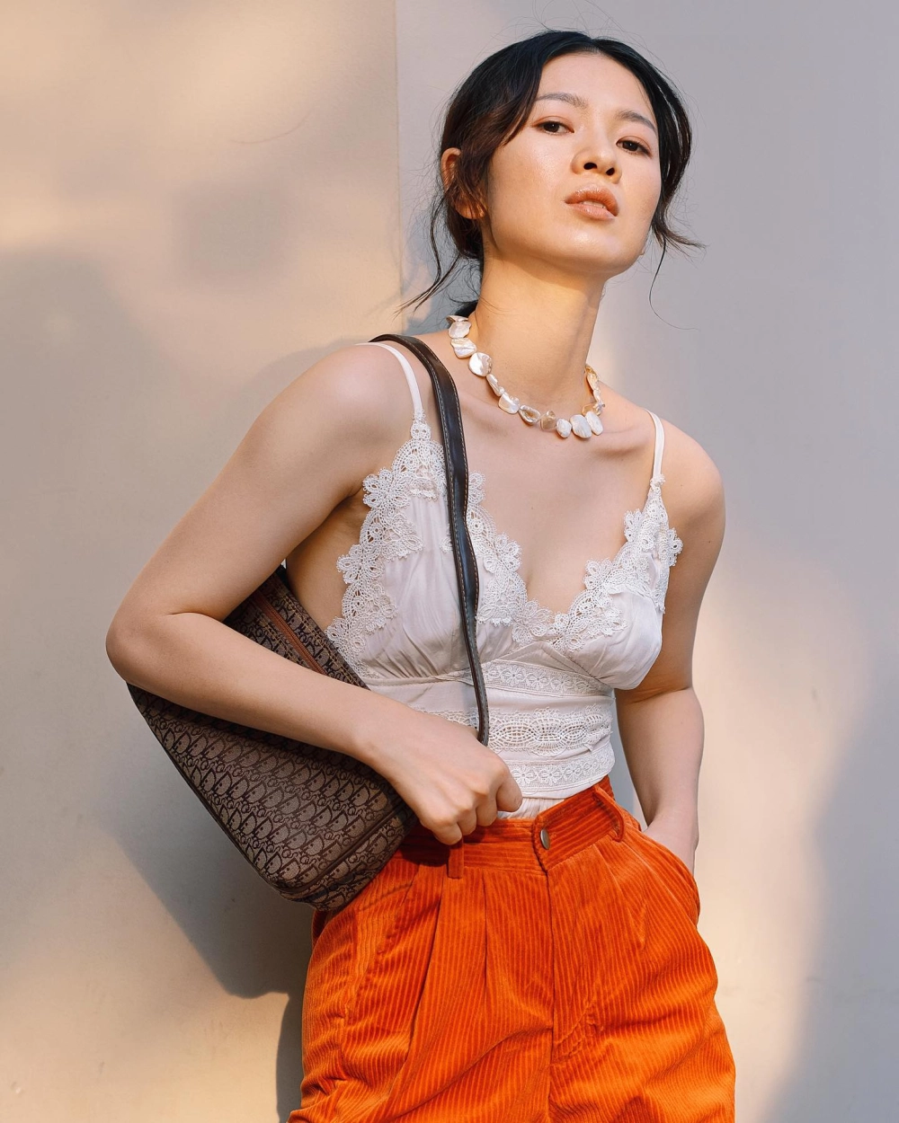 Kiều Oanh Ca Cổ níu chân người nghe bằng giai điệu mượt mà và sâu lắng