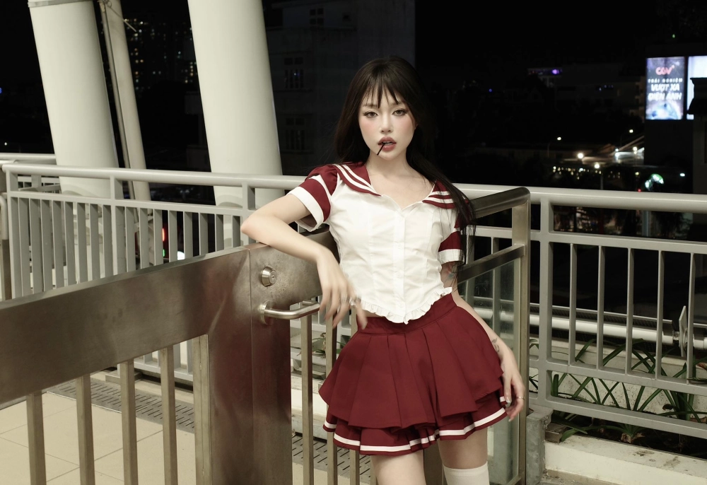 Cùng chiêm ngưỡng những bức ảnh dễ thương của Linh Ngọc Đàm mèo yêu thích