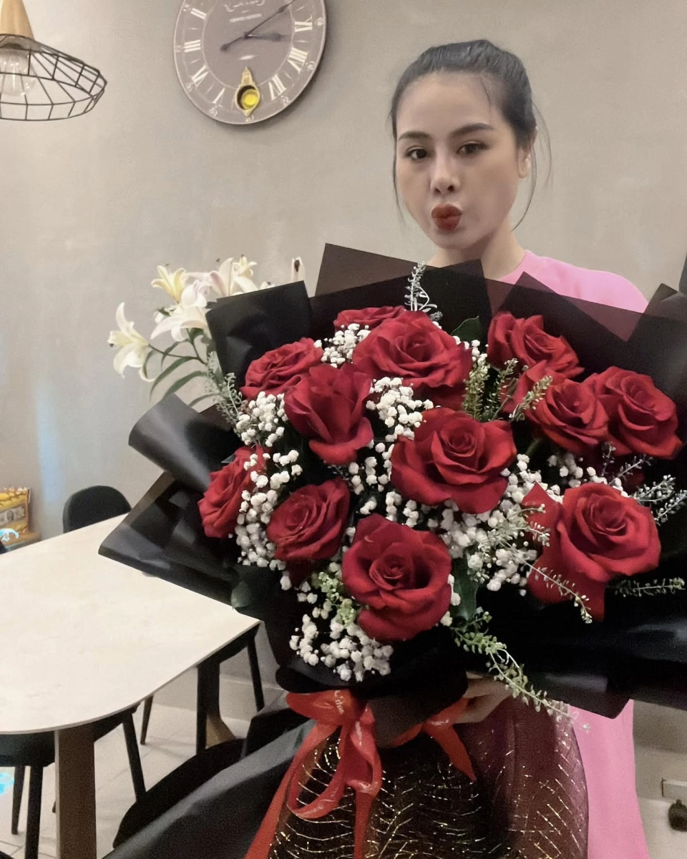 Nam Thư đẩy xe bò full video hài hước thu hút người xem