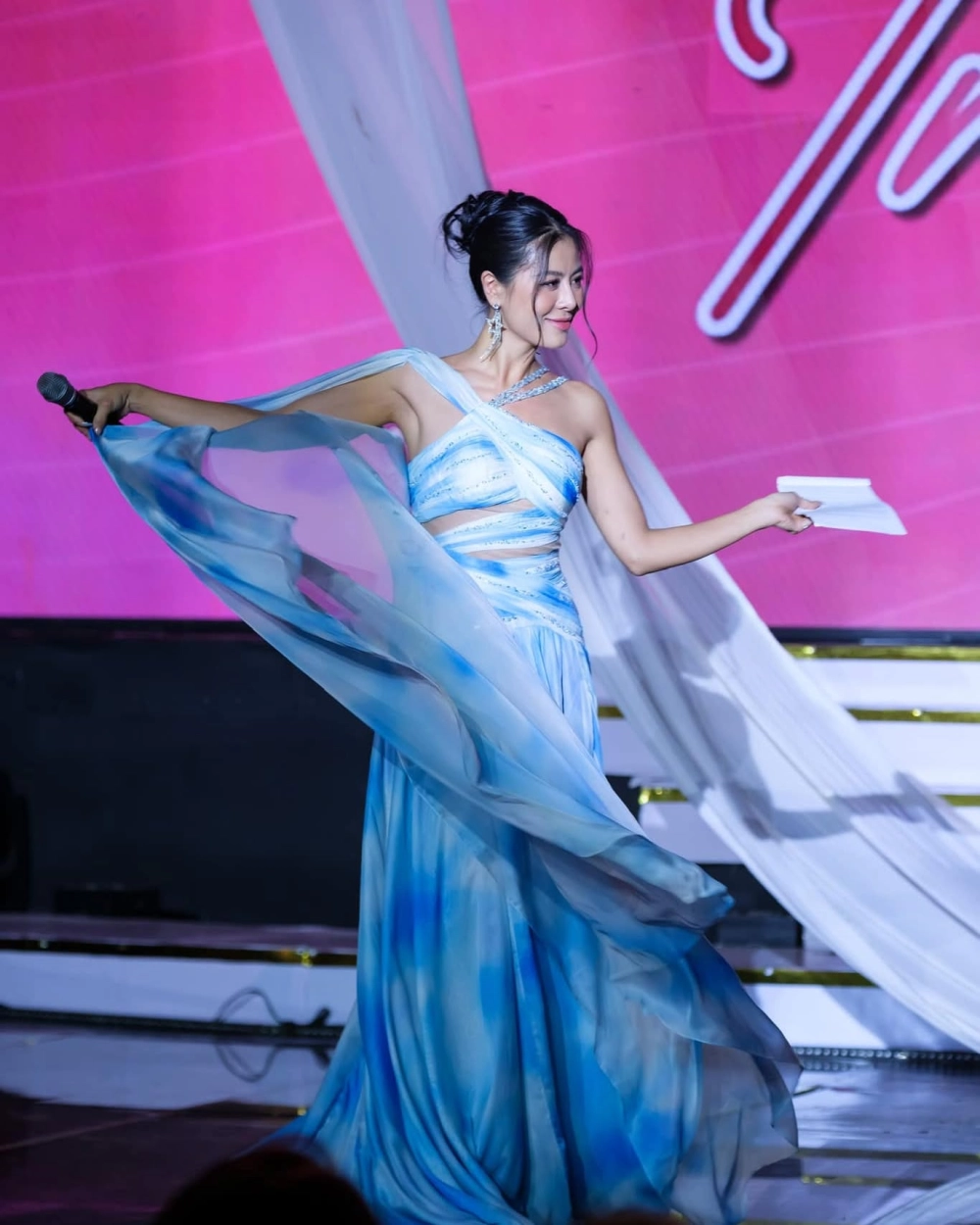 Nam Thư bao nhiêu tuổi cô hiện 37 tuổi và vẫn hoạt động nghệ thuật