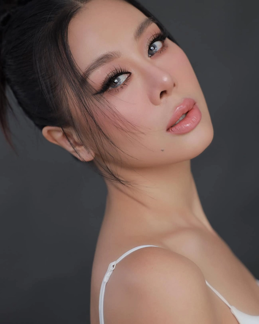Nam Thư là ai tìm hiểu về nữ diễn viên hài nổi tiếng