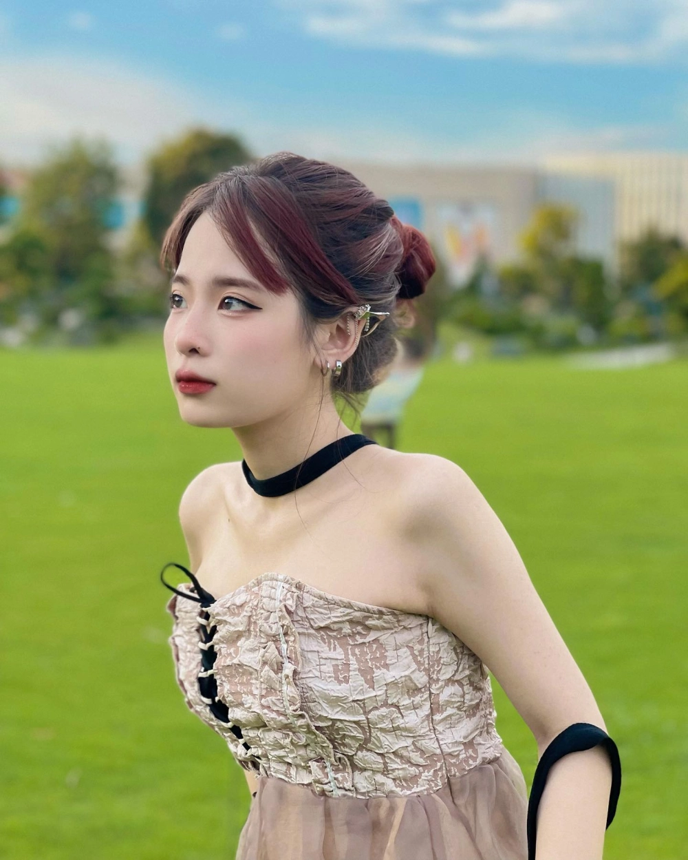 Phong cách review của Ngọc Kem KOC khiến dân tình mê mẩn