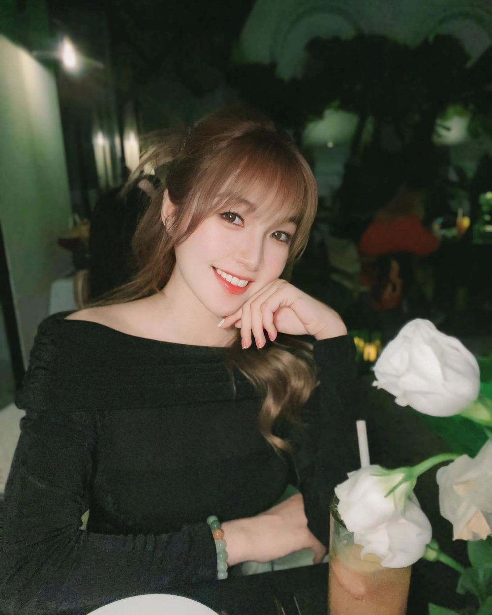 Như Hexi Nhảy kết hợp vũ đạo sôi động và biểu cảm cuốn hút