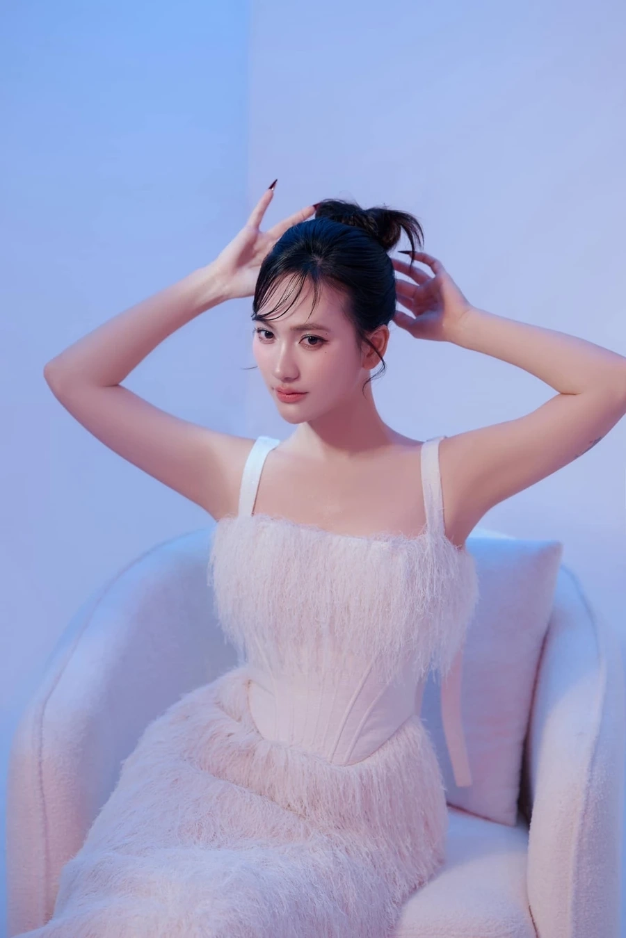 Khám phá những sản phẩm âm nhạc ấn tượng trong phương anh đào mv