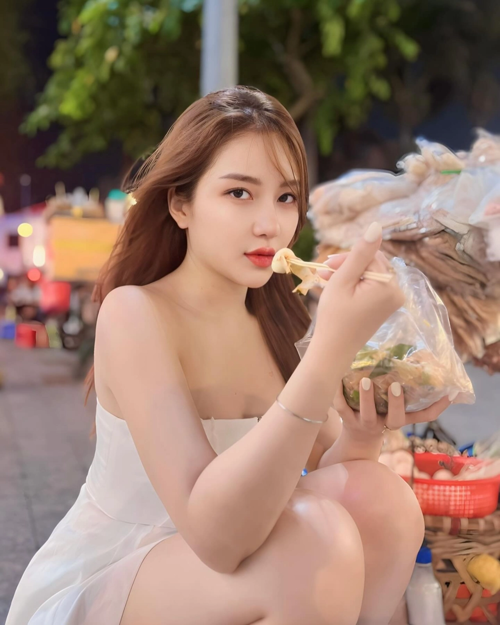 Nghe những bài hát Quỳnh Trang MP3 yêu thích của cô ấy ngay hôm nay