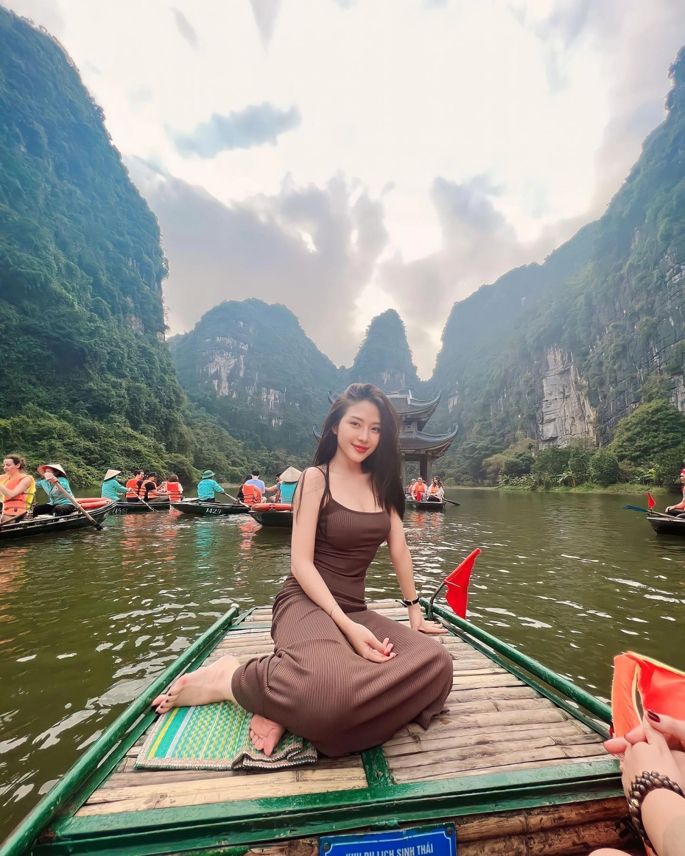 Quỳnh Trang em Quỳnh Quỳnh sinh năm bao nhiêu là câu hỏi của nhiều fan yêu mến
