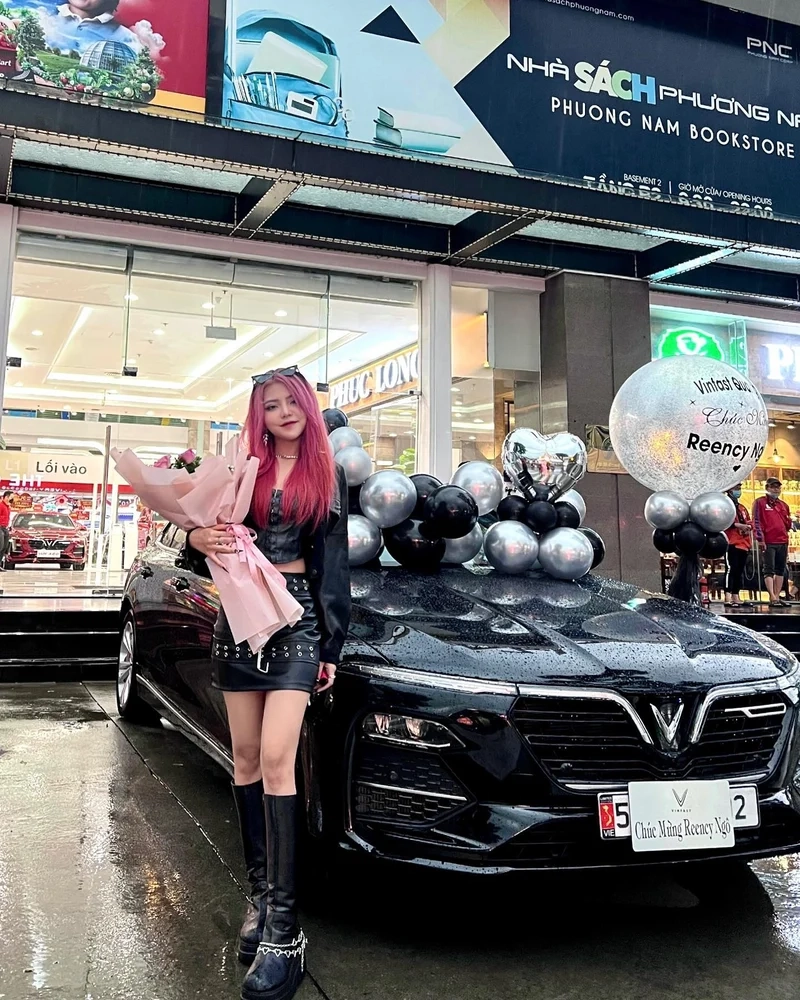 Visual đậm chất điện ảnh của reency ngô ma cà rồng