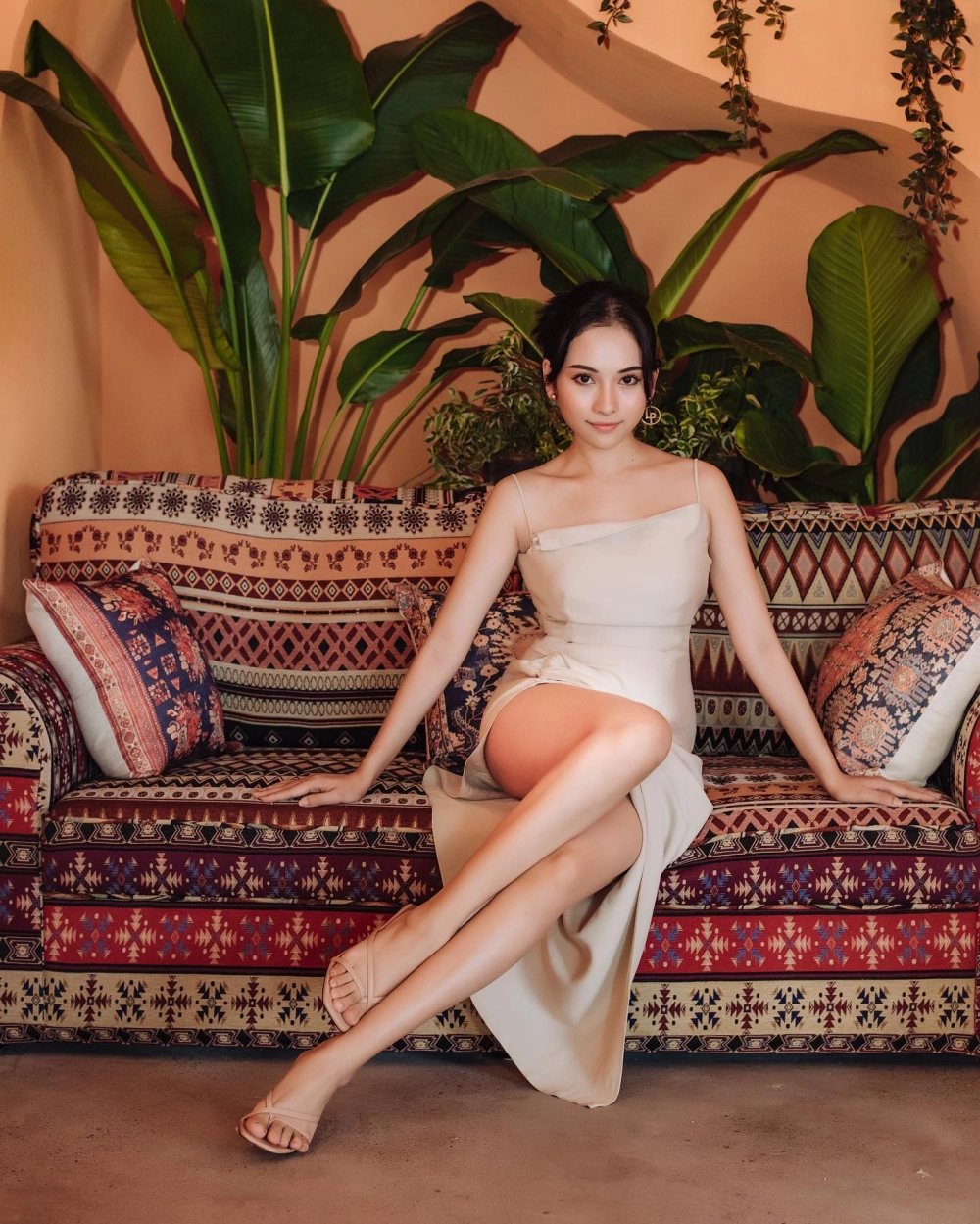 Sara Lưu tâm an lạc lan tỏa năng lượng tích cực và nhẹ nhàng