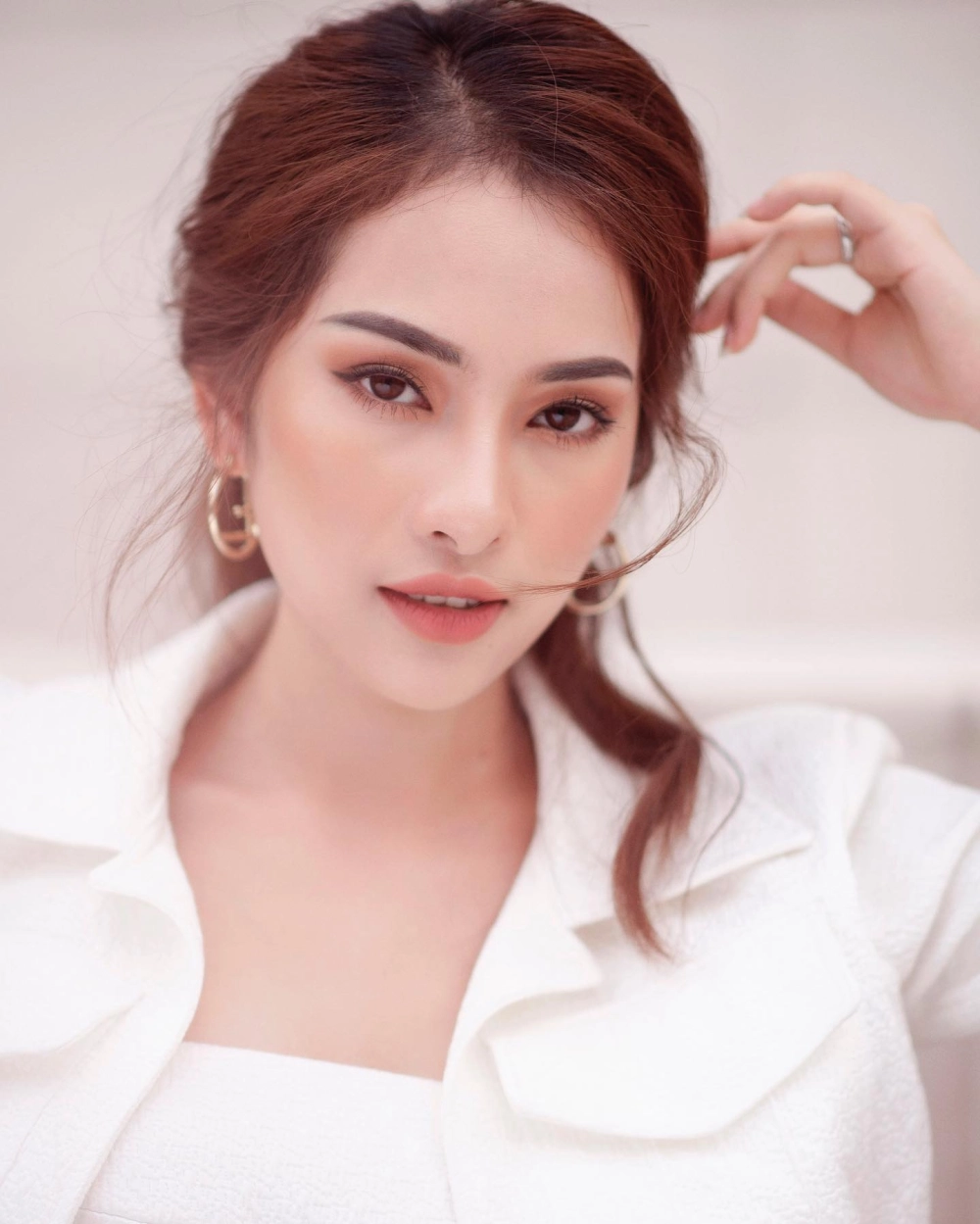 Sara Lưu sinh năm bao nhiêu là điều fan tò mò tìm kiếm