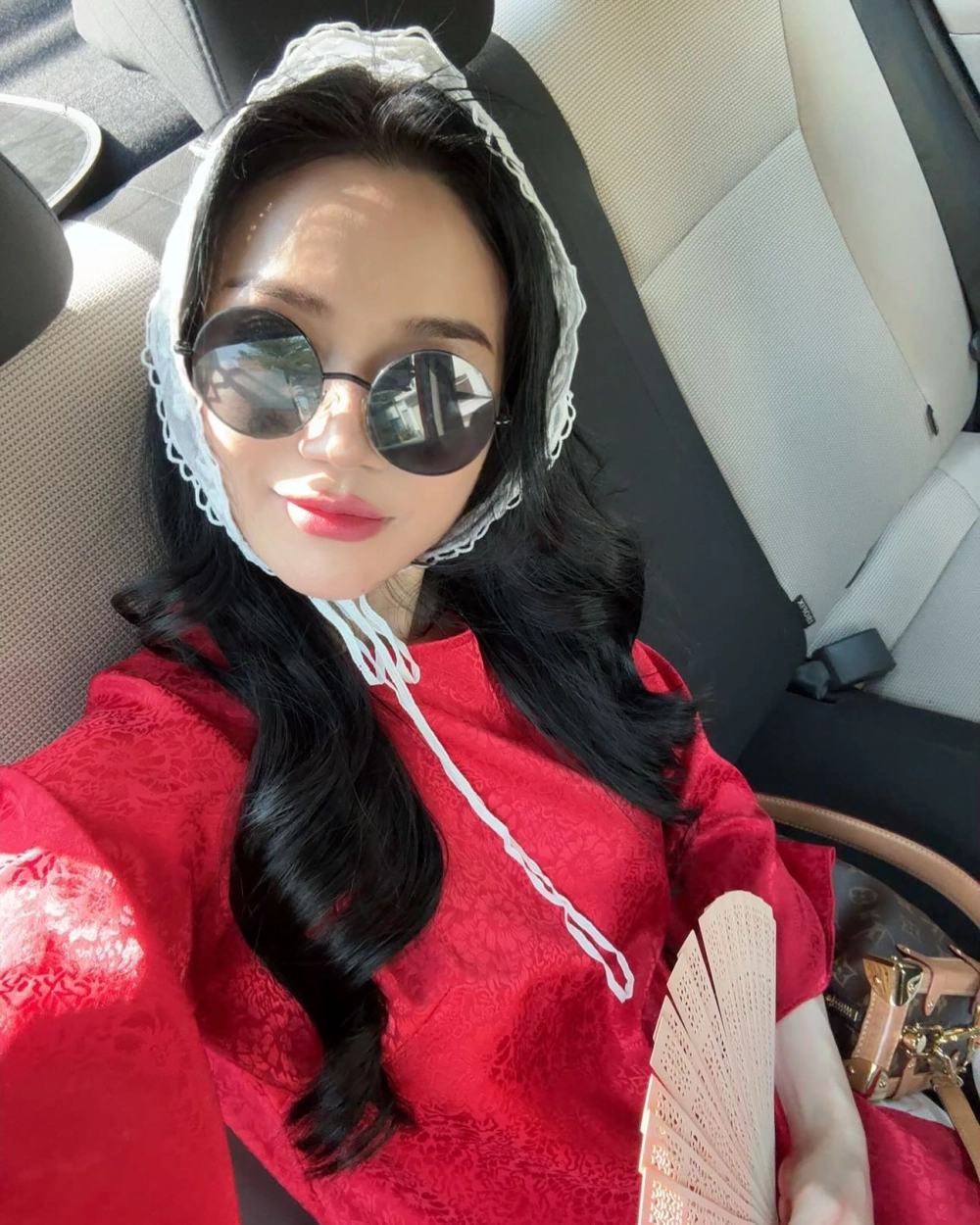 Đầy cá tính và màu sắc trong ảnh Sĩ Thanh Oh My Chuối