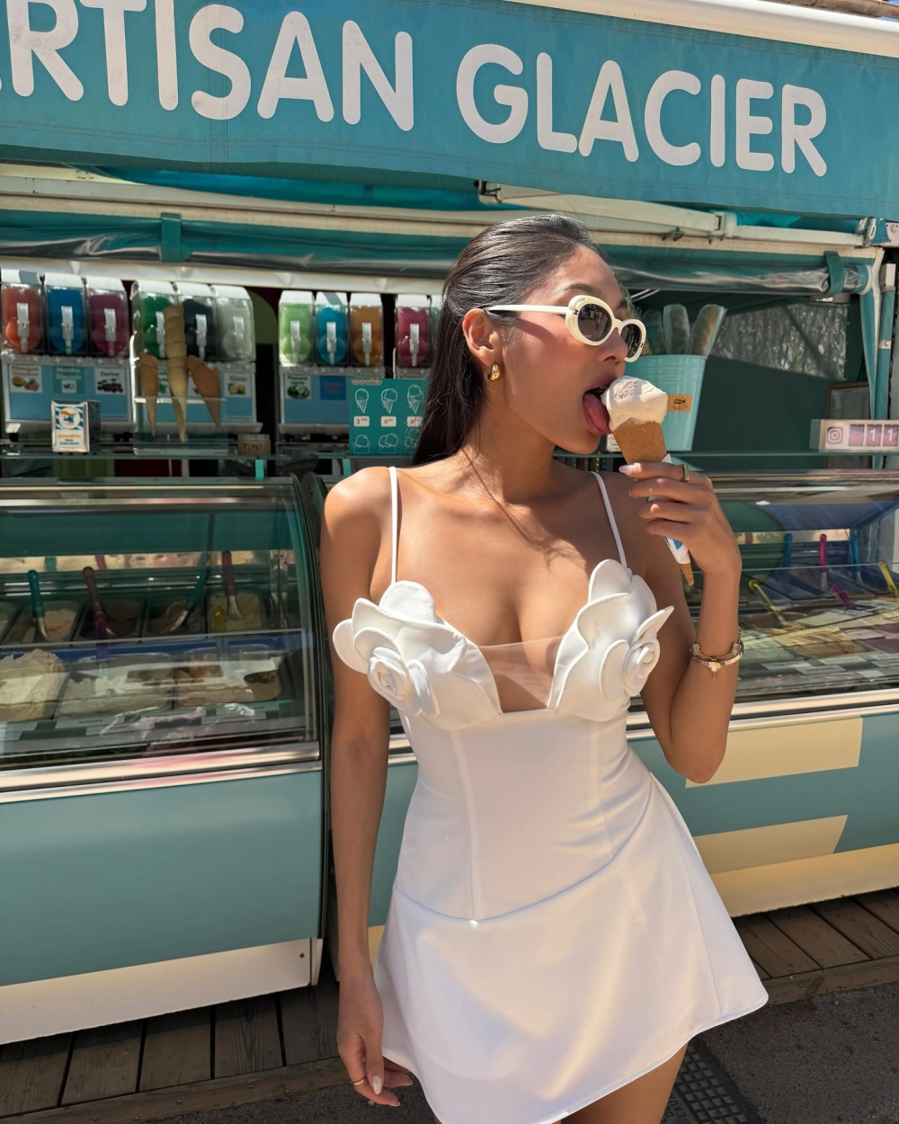 Thảo Nhi Lê instagram trang cá nhân triệu lượt theo dõi mỗi ngày