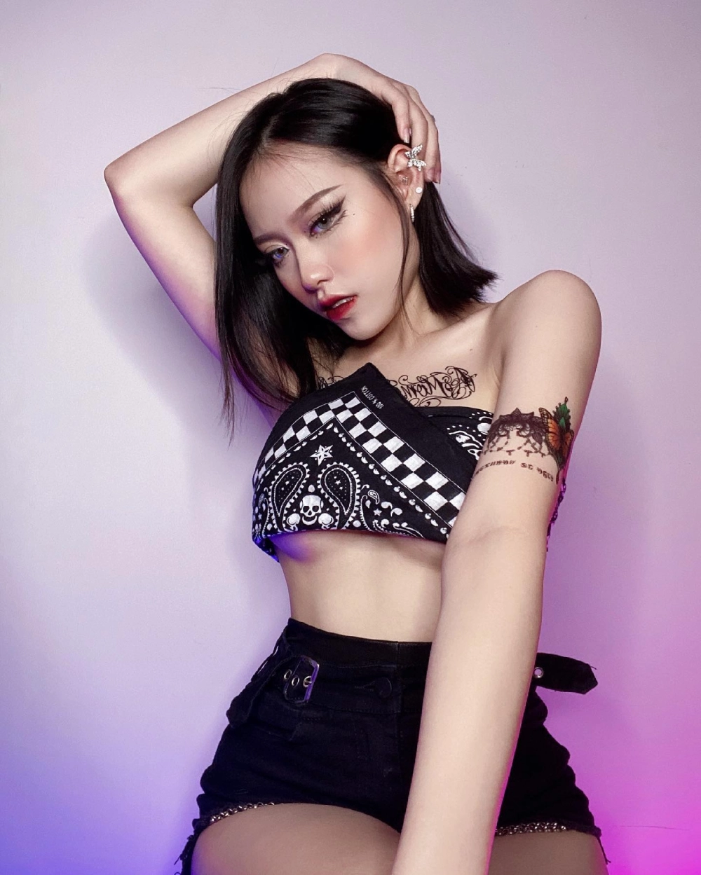 Tiktok trà đặng luôn khiến người xem trầm trồ với tài hóa trang